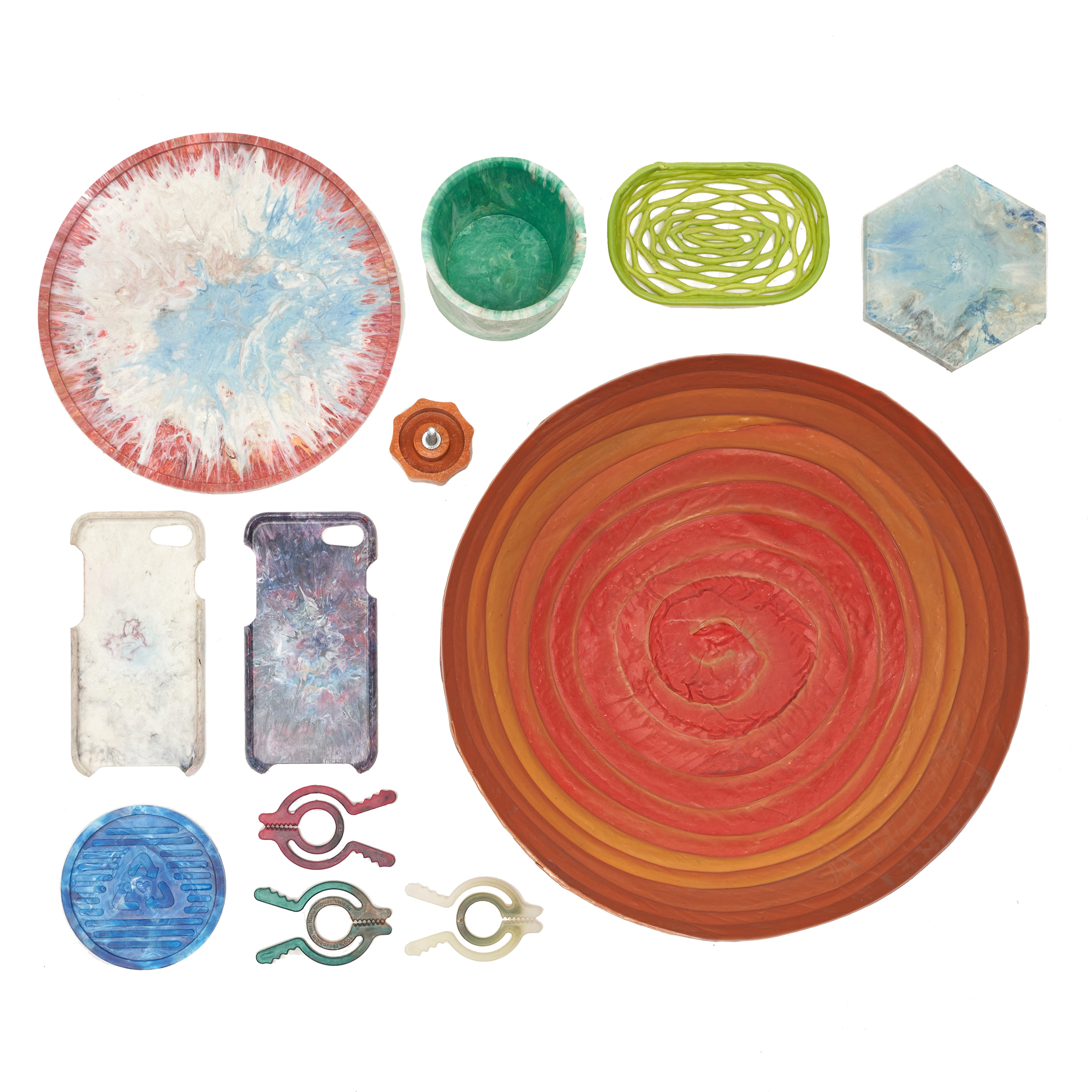 PRECIOUS PLASTICPrecious Plastic develops free and open source machines, techniques, and digital infrastructure for people anywhere in the world to collaborate together and make a living transforming plastic waste into beautifully crafted products.h…