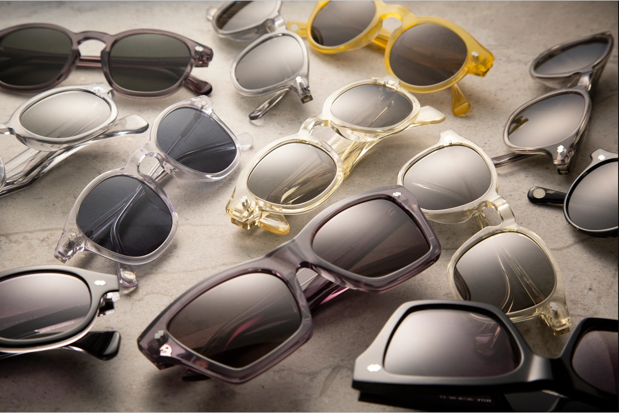 Välkomna till familjen Lugi Crespo solglasögon!