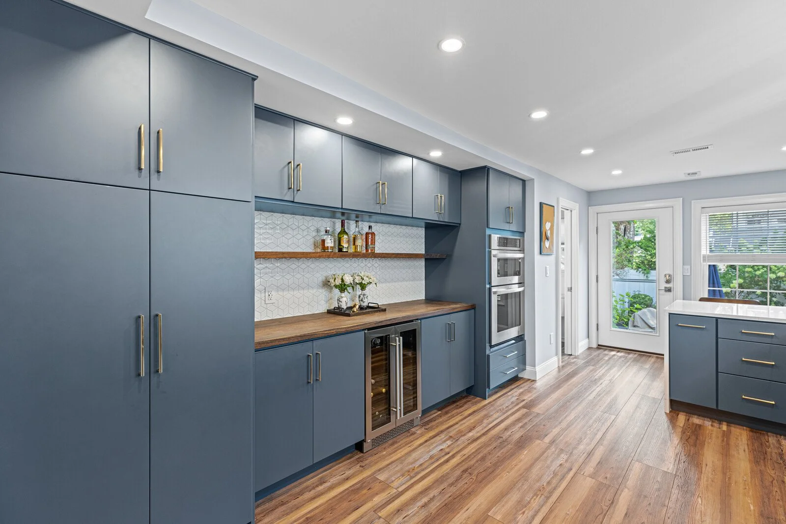 16_Arnette_Ave016_mls.jpg