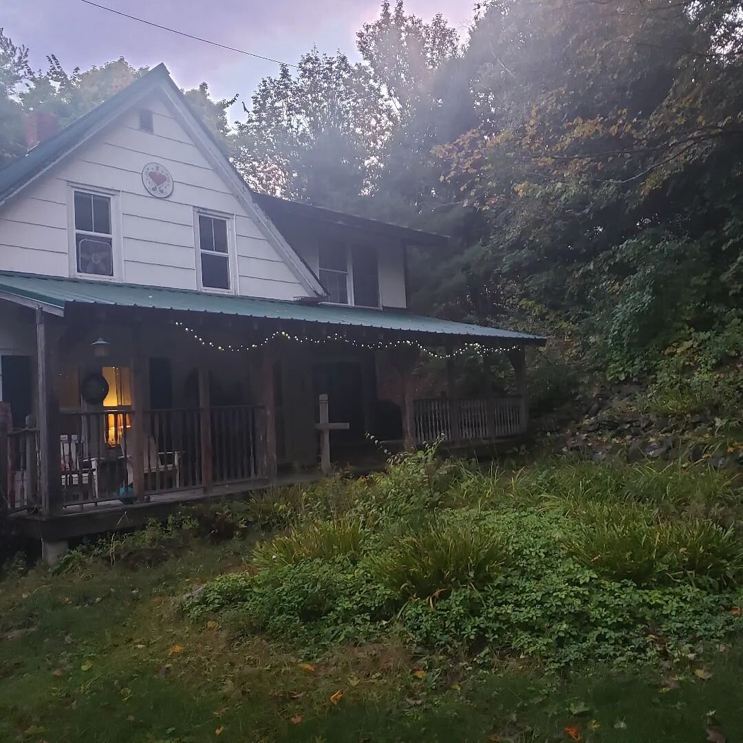 Goodbye Summer 😔
🍂🍁🌲🍂🍁🌲🍁🍂🍁
.
.
.
#maine #gardening #garden #nature #naturecore #flowers #flower #summer #august #thursday #autumn #autumnequinox #wheeloftheyear #cottagecore #wheeloftheyear #mabon #lughnasadh #summer #summer #mabonhouse #wr