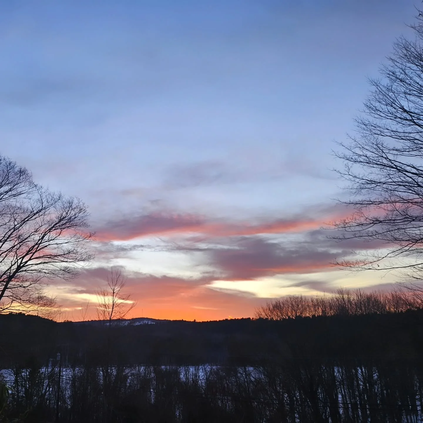 Winter Sky ❄️❄️❄️ Hey Friends ❤️ Five more days and this nursing mod wraps up. This year has been a long, messy, beautiful journey. Be on the lookout for the weekly letters to resume in 2026. I can't wait to get back to writing. 

⭐️❄️⭐️❄️🎄Happy Win