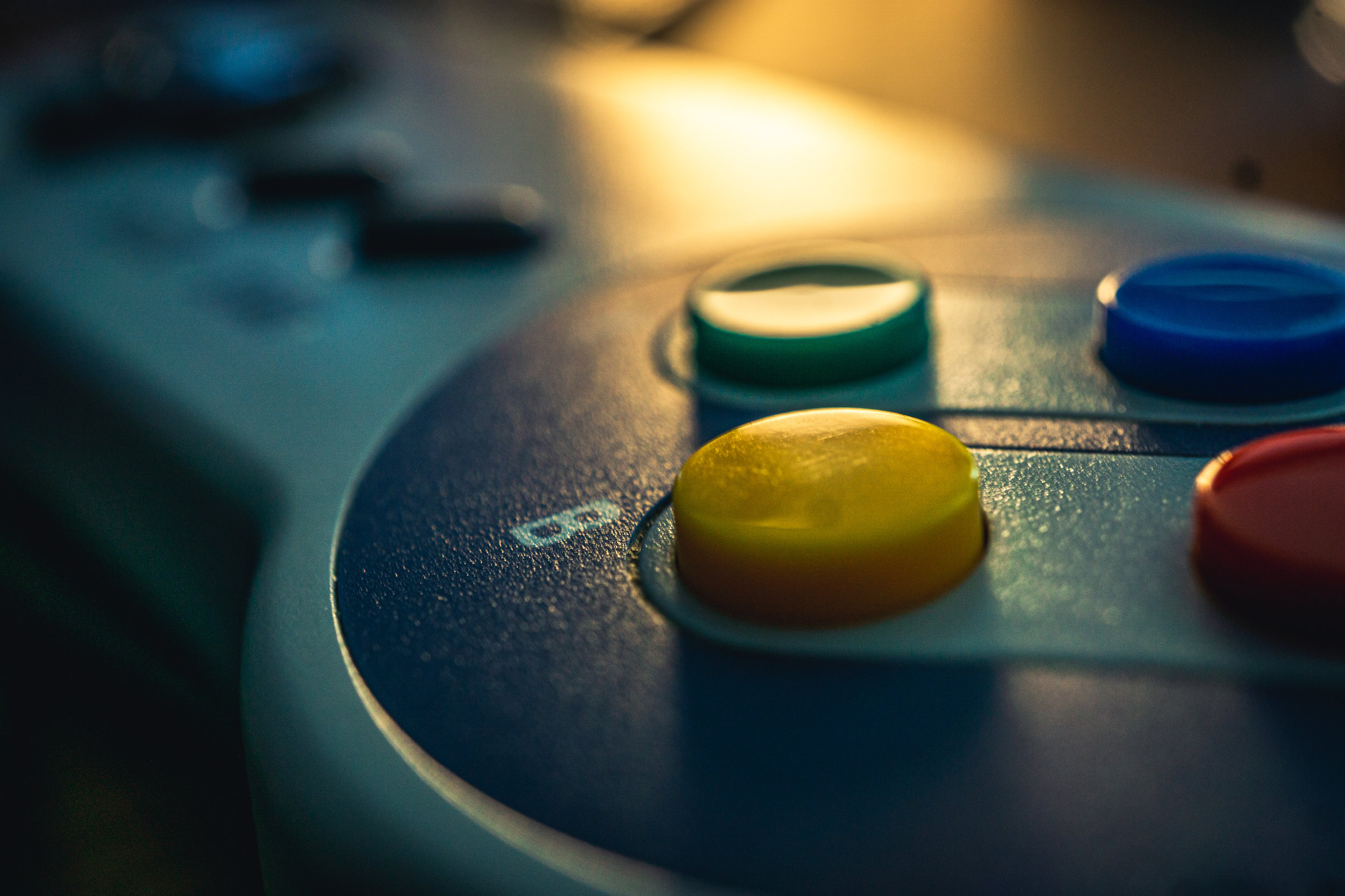 Book review of Nick Montfort and Ian Bogost (2009). Racing the Beam: The Atari Video Computer System. Cambridge; London: The MIT Press. 