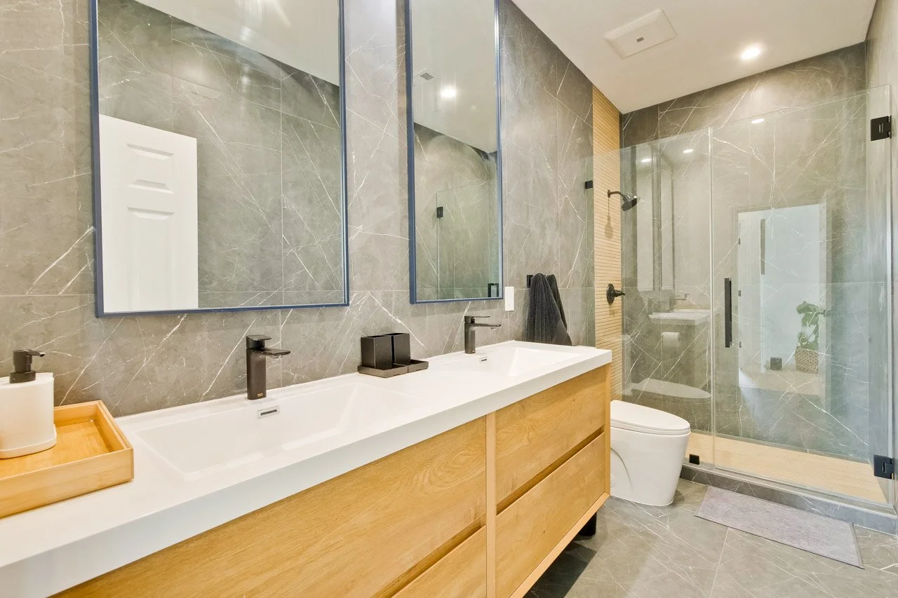 Bathroom      1_mls.jpg
