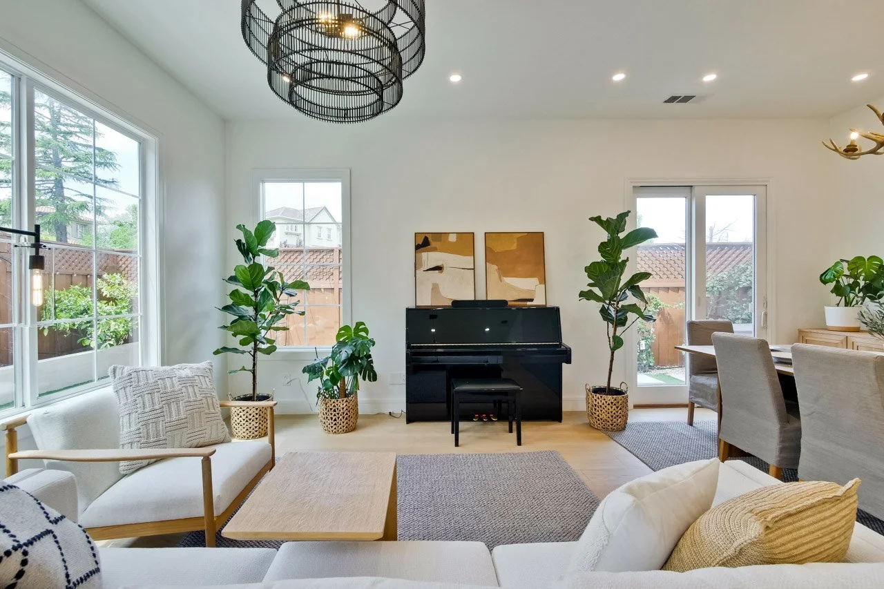 Living Room      2_mls.jpg
