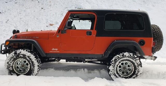 It's always a plus to get the performance of the 8 Beadlock but that Anthracite finish is one hell of a bonus.
#Mammoth4x4
#Jeep
#Wrangler
#JeepLife
#J103779