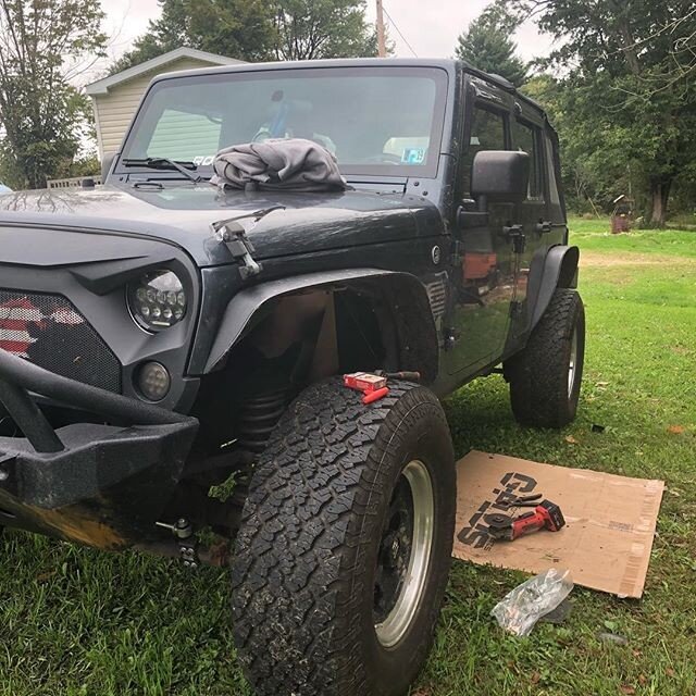 Whose tire best compliments Mammoth 8's?
📸: @cricket_the_jk
#Mammoth4x4
#Jeep
#Wrangler
#JeepLife