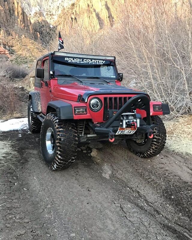 A timeless design paired with a rugged one-piece aluminum construction are exactly why we think setting your Wrangler up with the 8 Beadlock is the perfect start for March.
#Mammoth4x4
#Jeep
#Wrangler
#JeepLife
#J100606