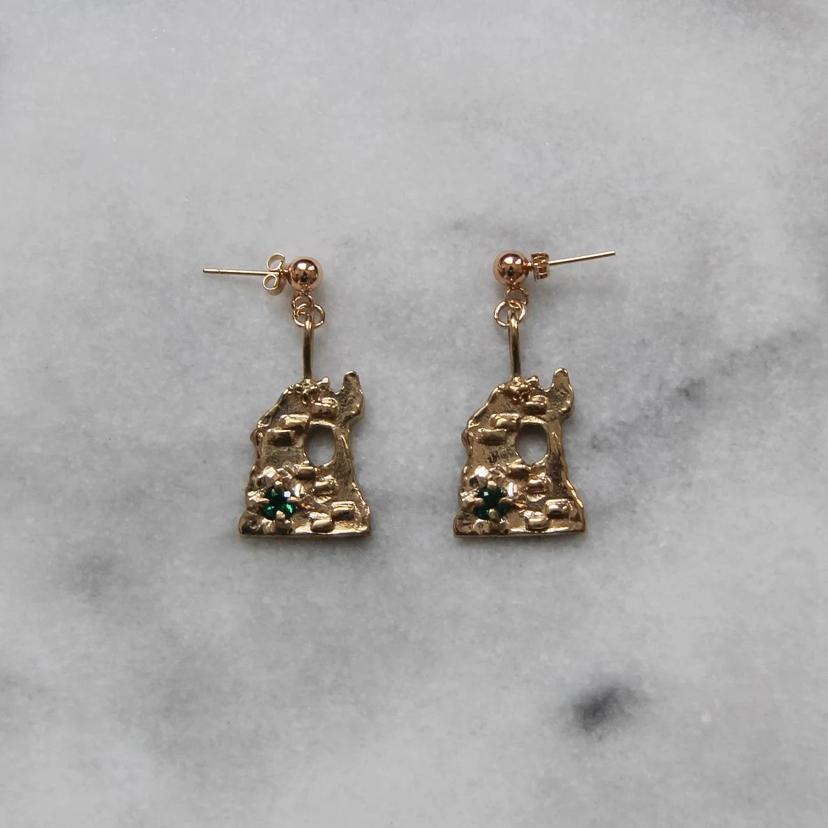 remains castle earring(s)