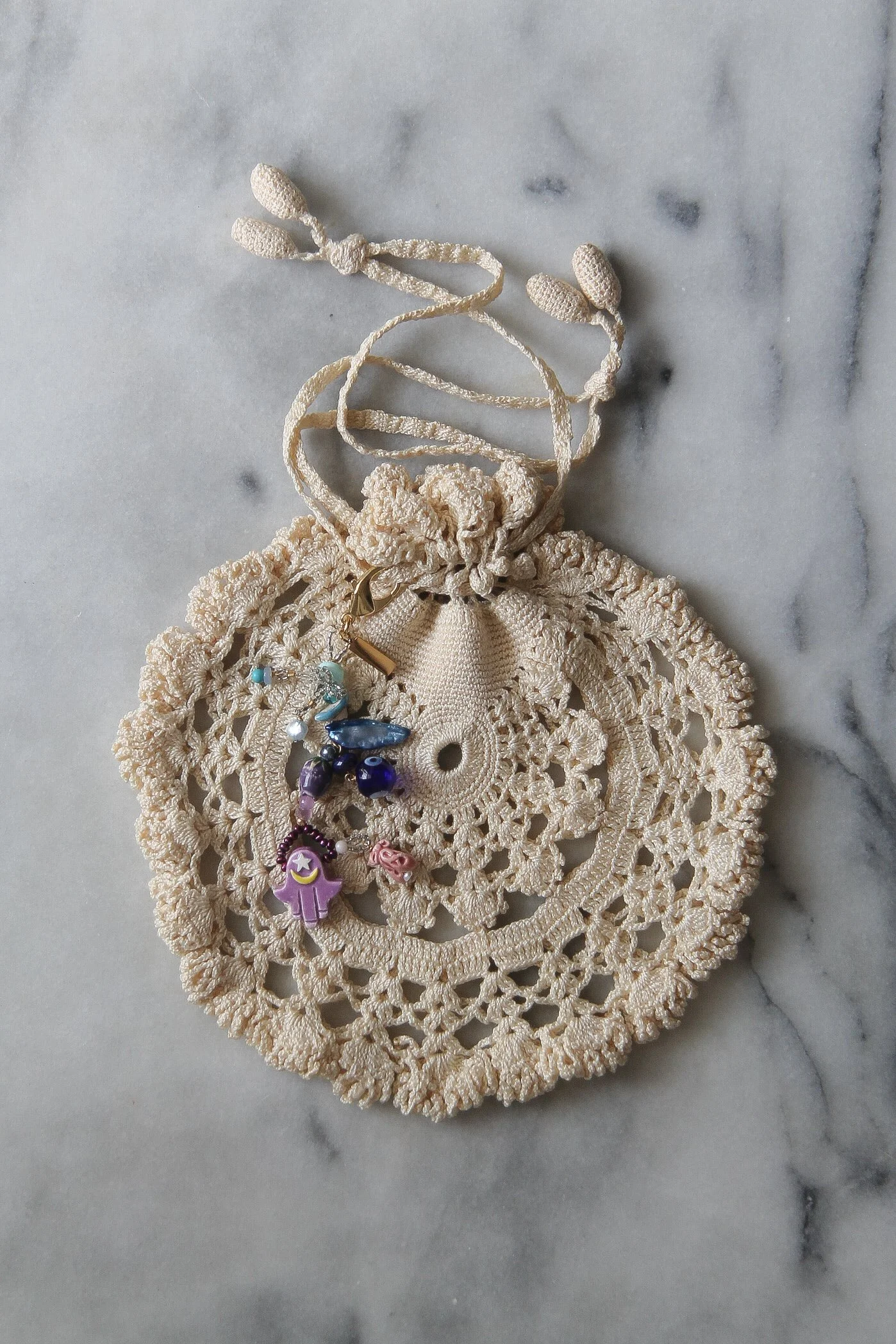 antique round petite crochet purse w. one-of-a-kind e.h. charm