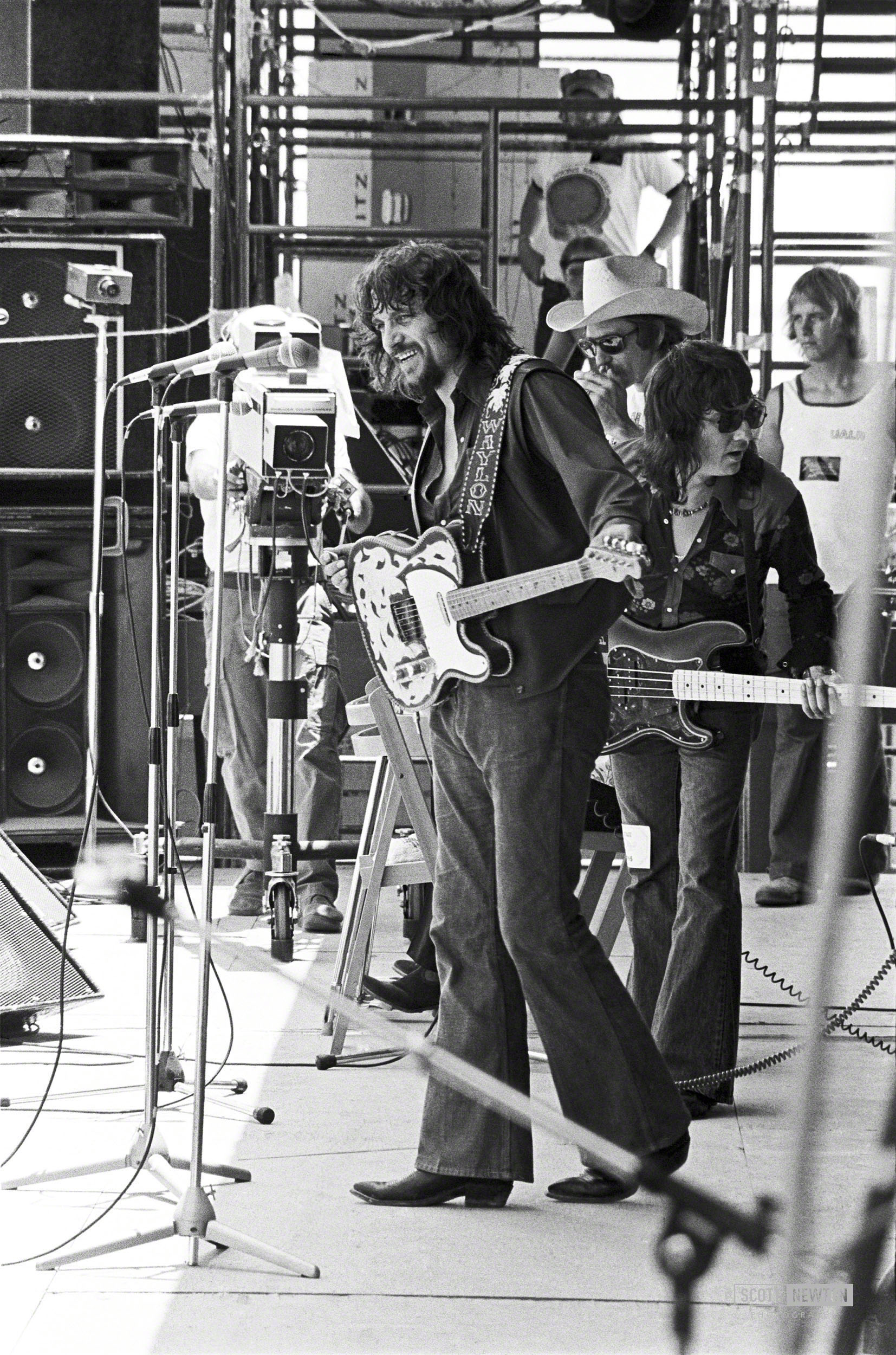 Waylon Jennings @ Willie's 4th of July Picnic in Bryan 1974