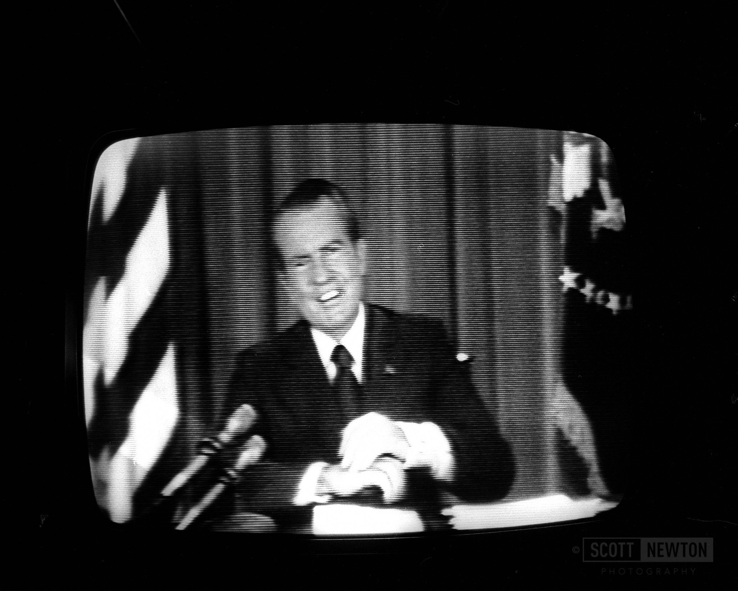 Nixon announces he's not a crook 1974