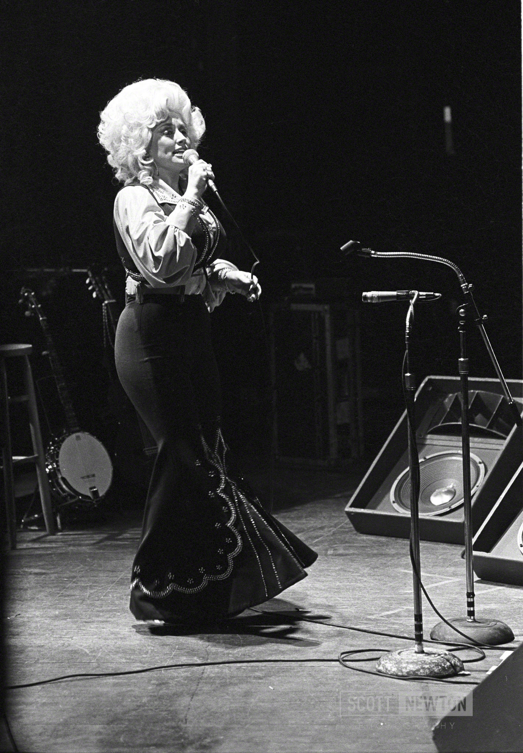 Dolly Parton @ venue in San Antonio 1977