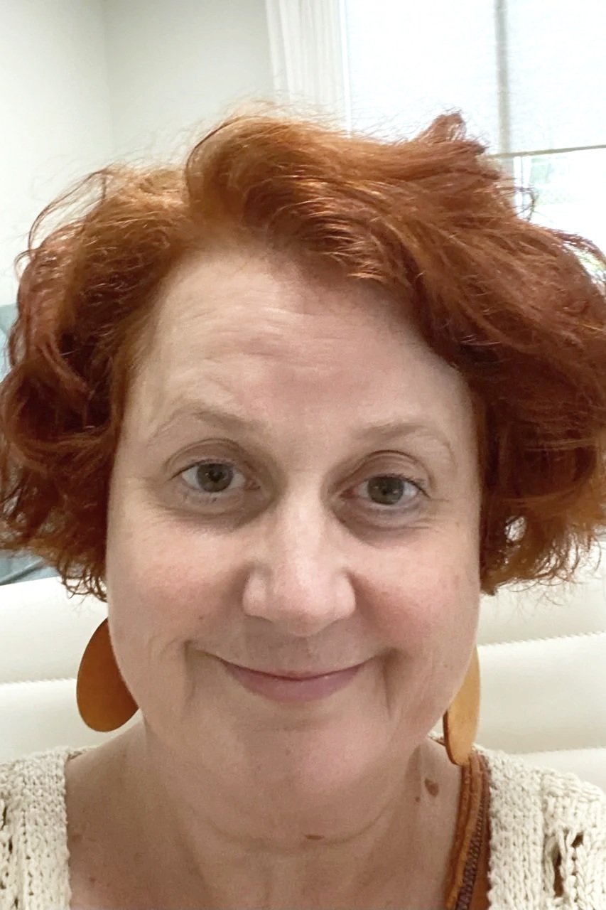stephanie wilson couples therapist smiling
