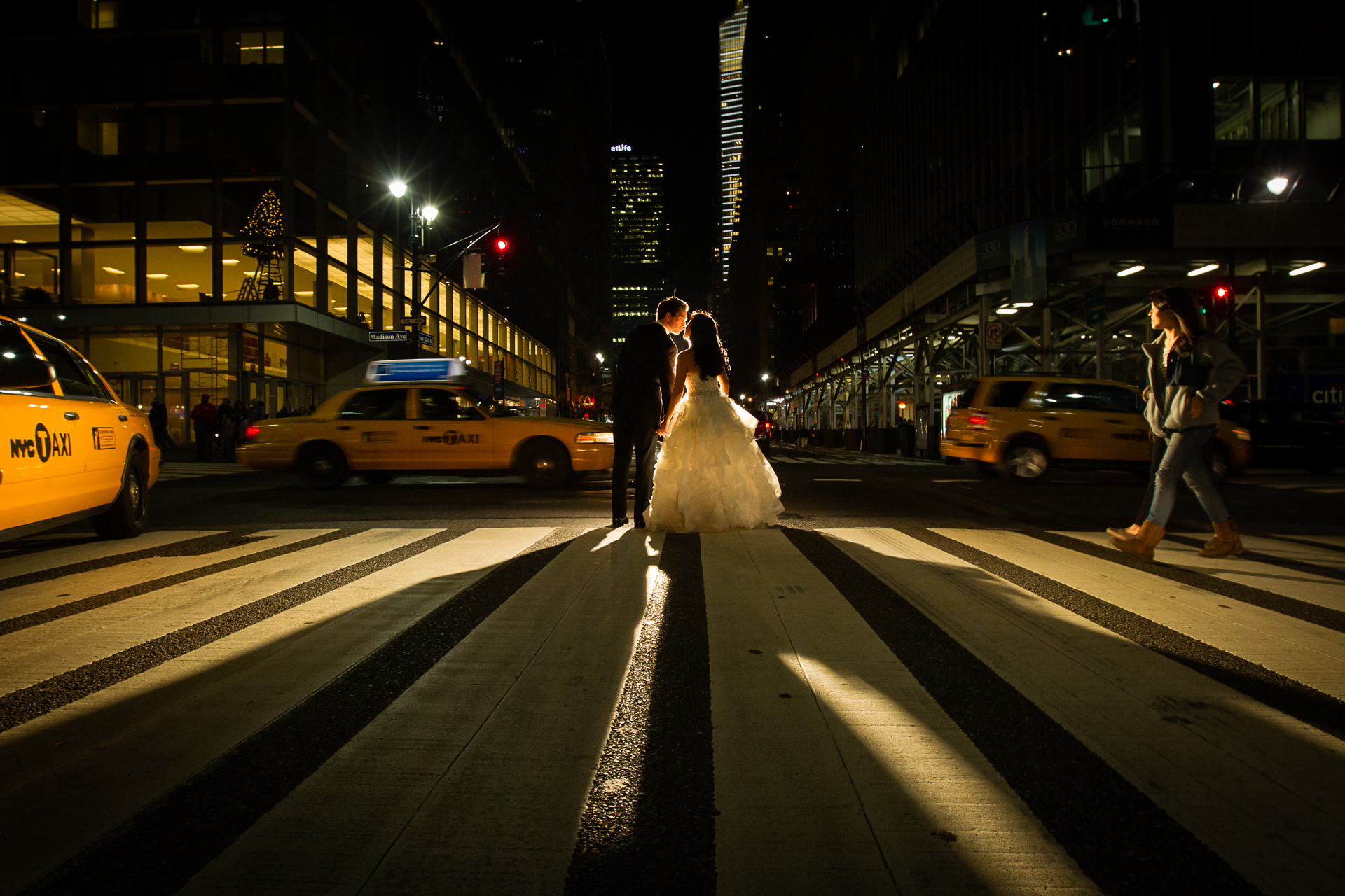 most-epic-wedding-photos-Traffic-Stopping-NYC-New-York-Public-Library-Wedding-By-Brian-Dorsey-Studios-and-Fete_.JPG