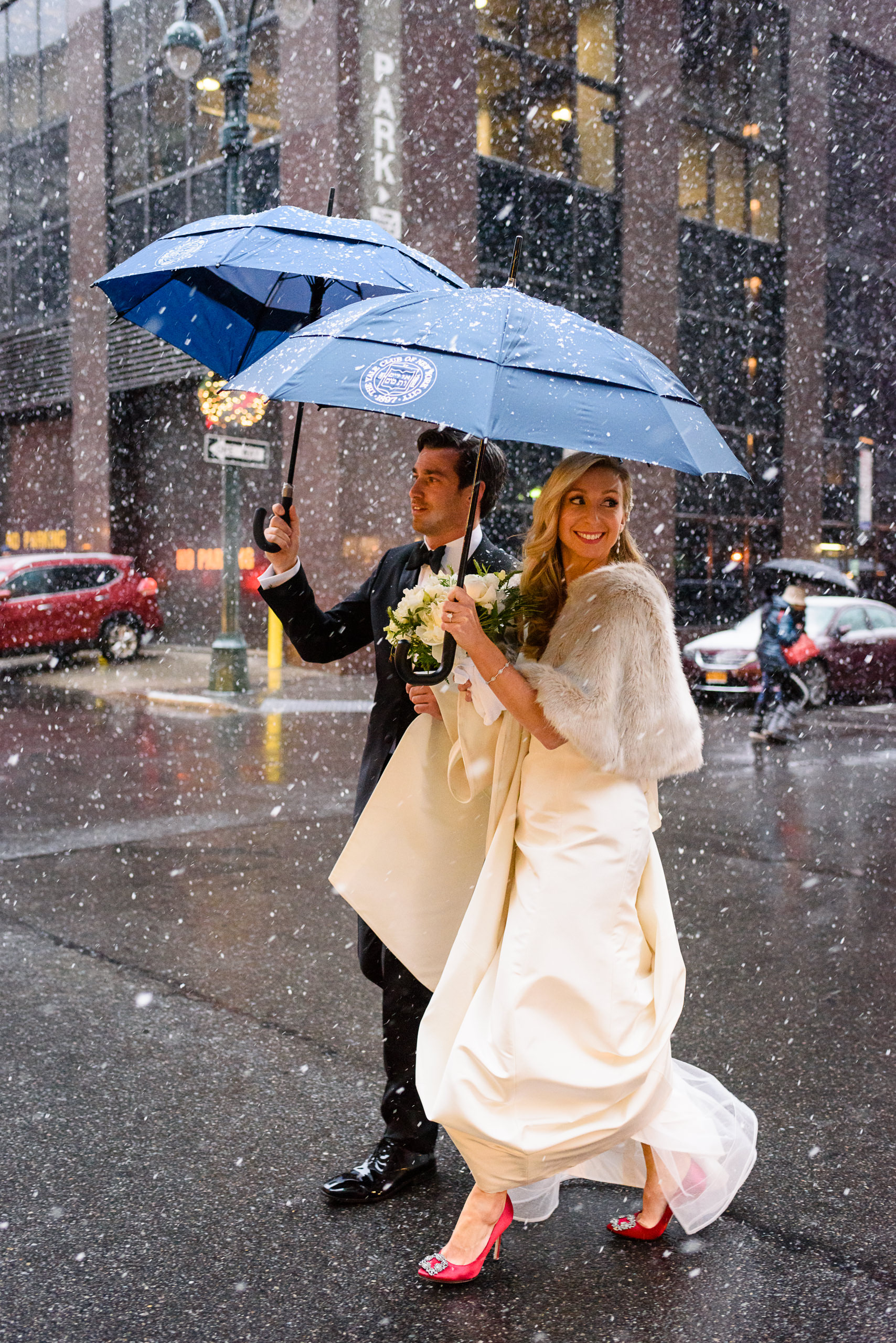 16_RAport_154525_RA3_9744_NYC_Yale_Club_Winter_Wedding_Snow.JPG