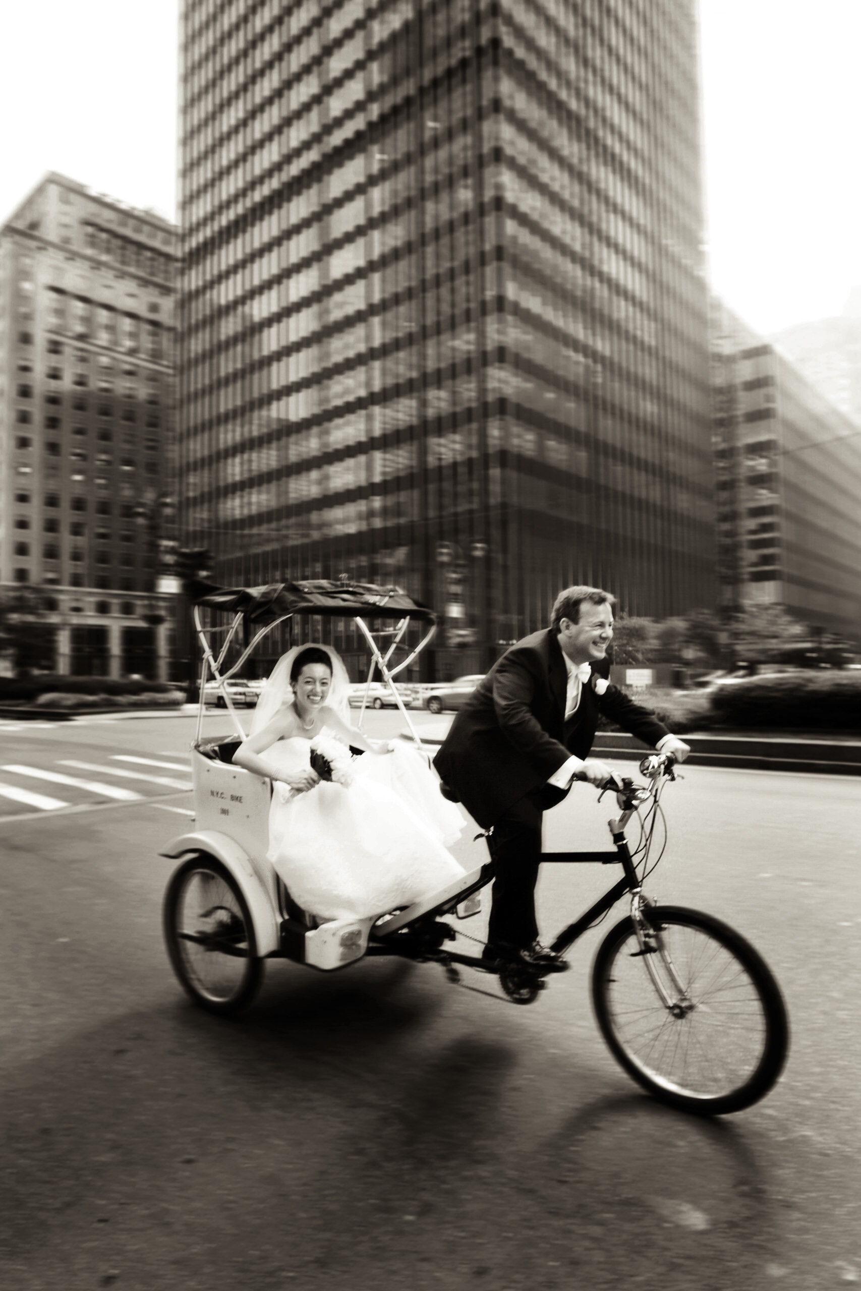 33_BDport_516_Pavelcopy1copy1-2_Pedicab_Bride_and_Groom.jpg