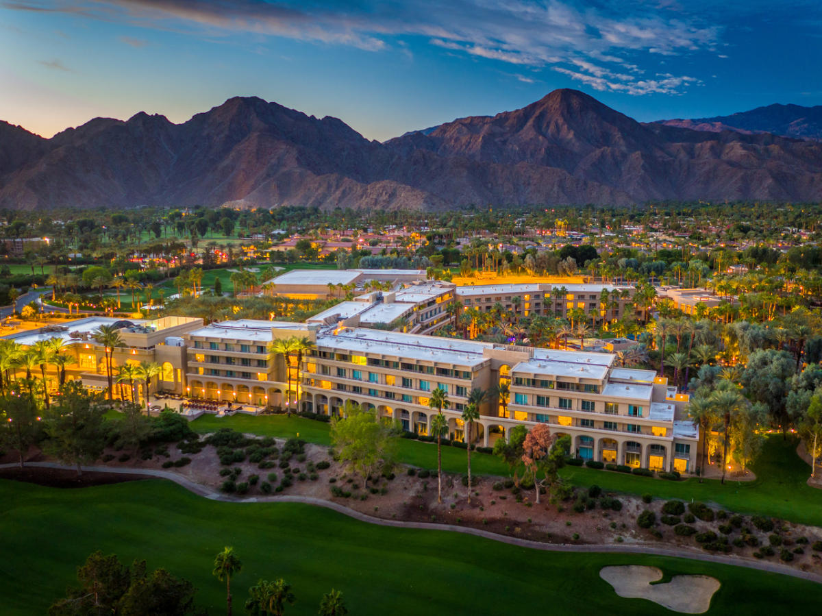 Hyatt-Regency-Indian-Wells-Aerial-Golf-Side-View0_9493e2a6-5056-b365-ab94c0cd810c7dfe.jpg