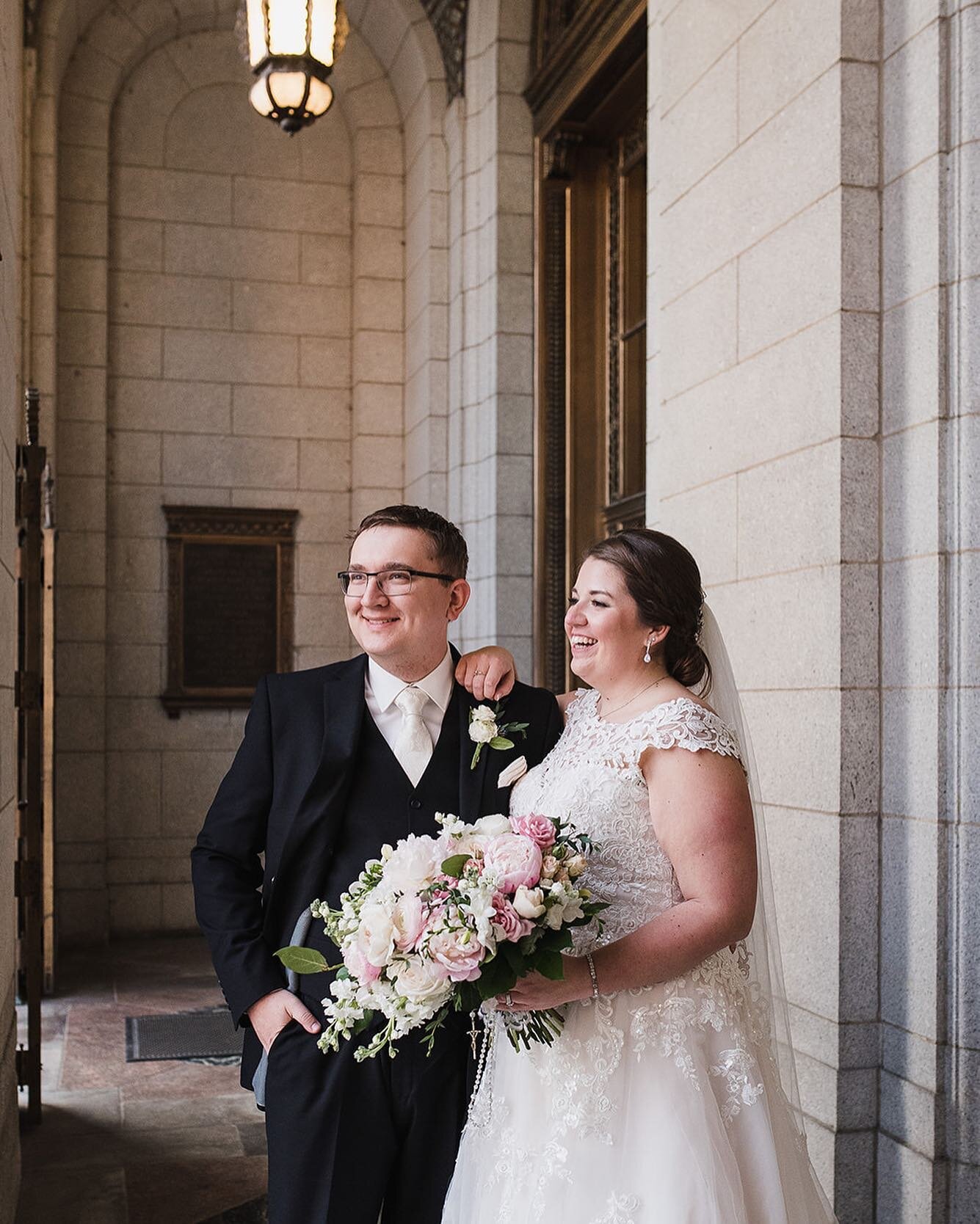 &quot;True love is when both people think they are the lucky one.&quot;
-Unknown
.
Photo:  @sandragrunzinger
. 
#brideandgroom #brideandgroomphotography #wedding #weddingplanner #weddingplanning #stlwedding #stlweddingplanner #saintlouisweddings #sai
