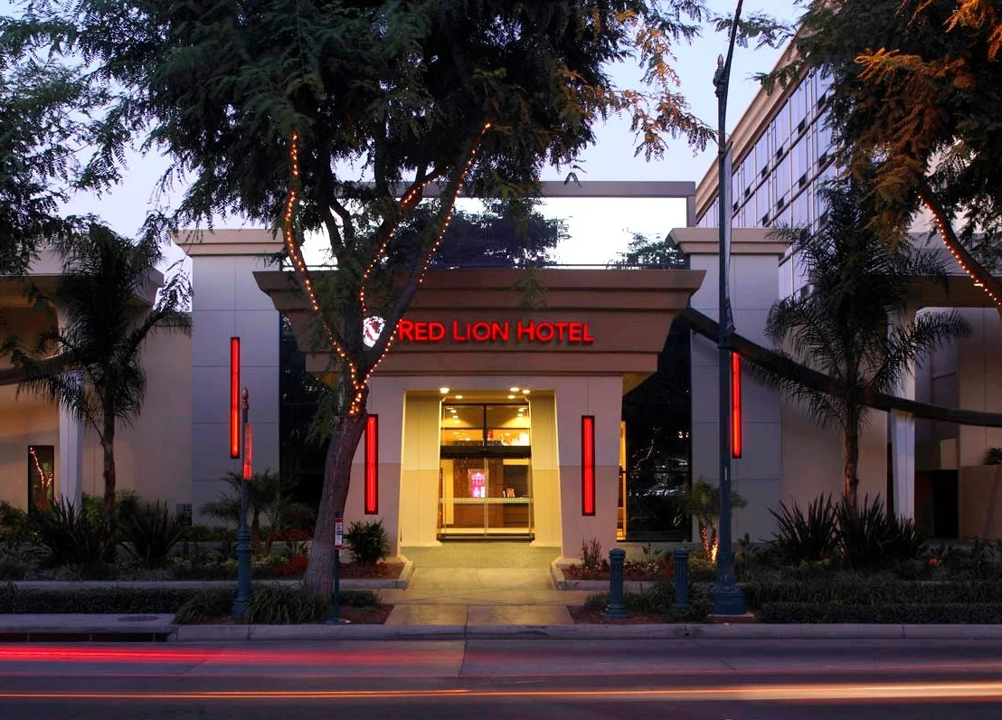 Red Lion_E3.jpg