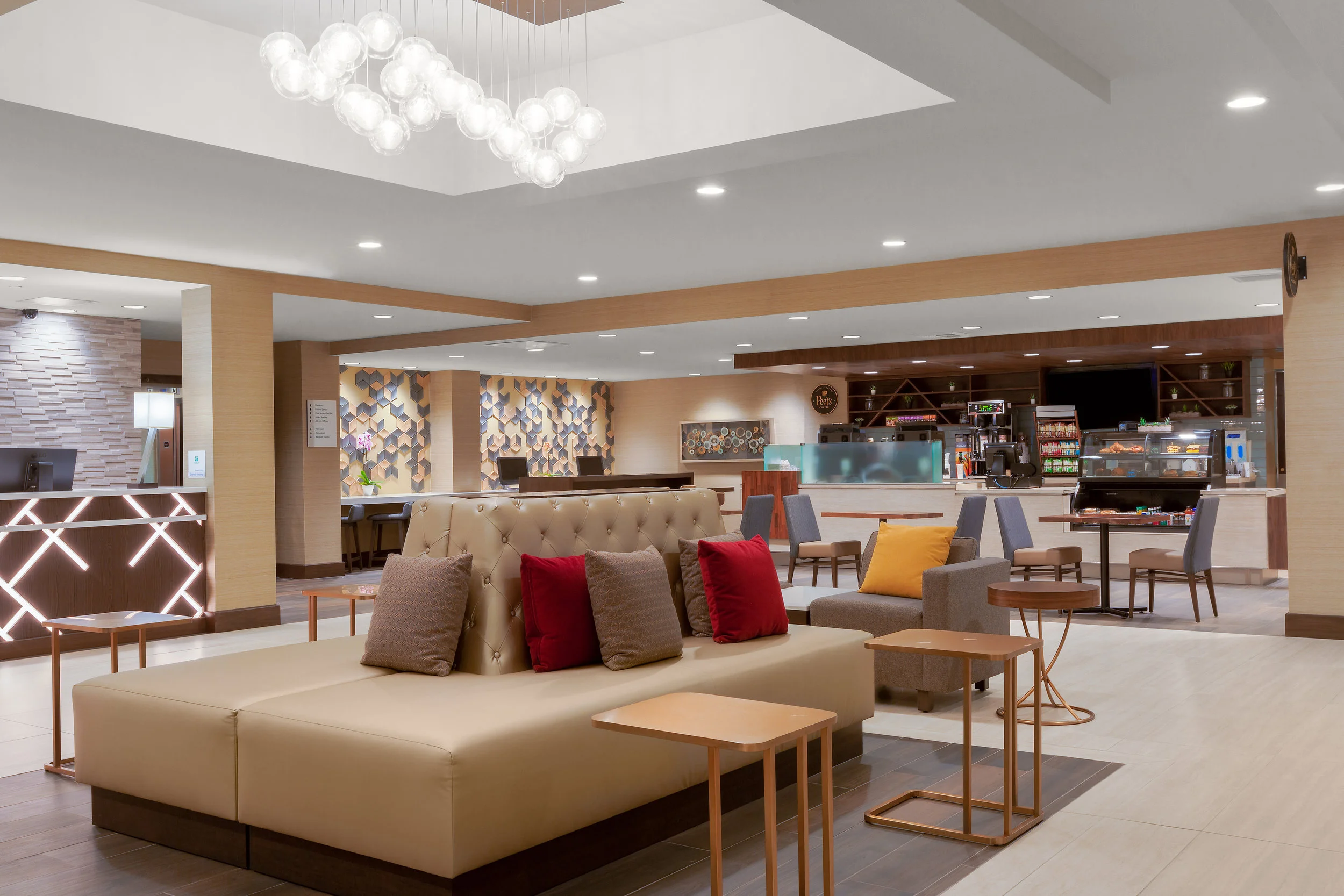 laxlm hi la mirada Lobby_3.jpg