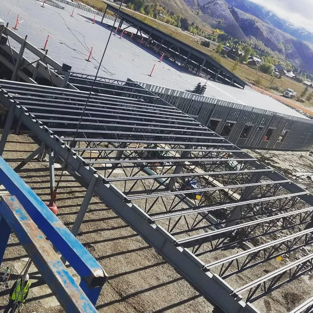 Another Monday, another high altitude view for our ironworkers. What does your Monday view look like today?

#monday #mondaymotivation #steelerectors #construction #structuralsteel #steel #steelerectors #iron #ironworkers #idaho #idahofalls