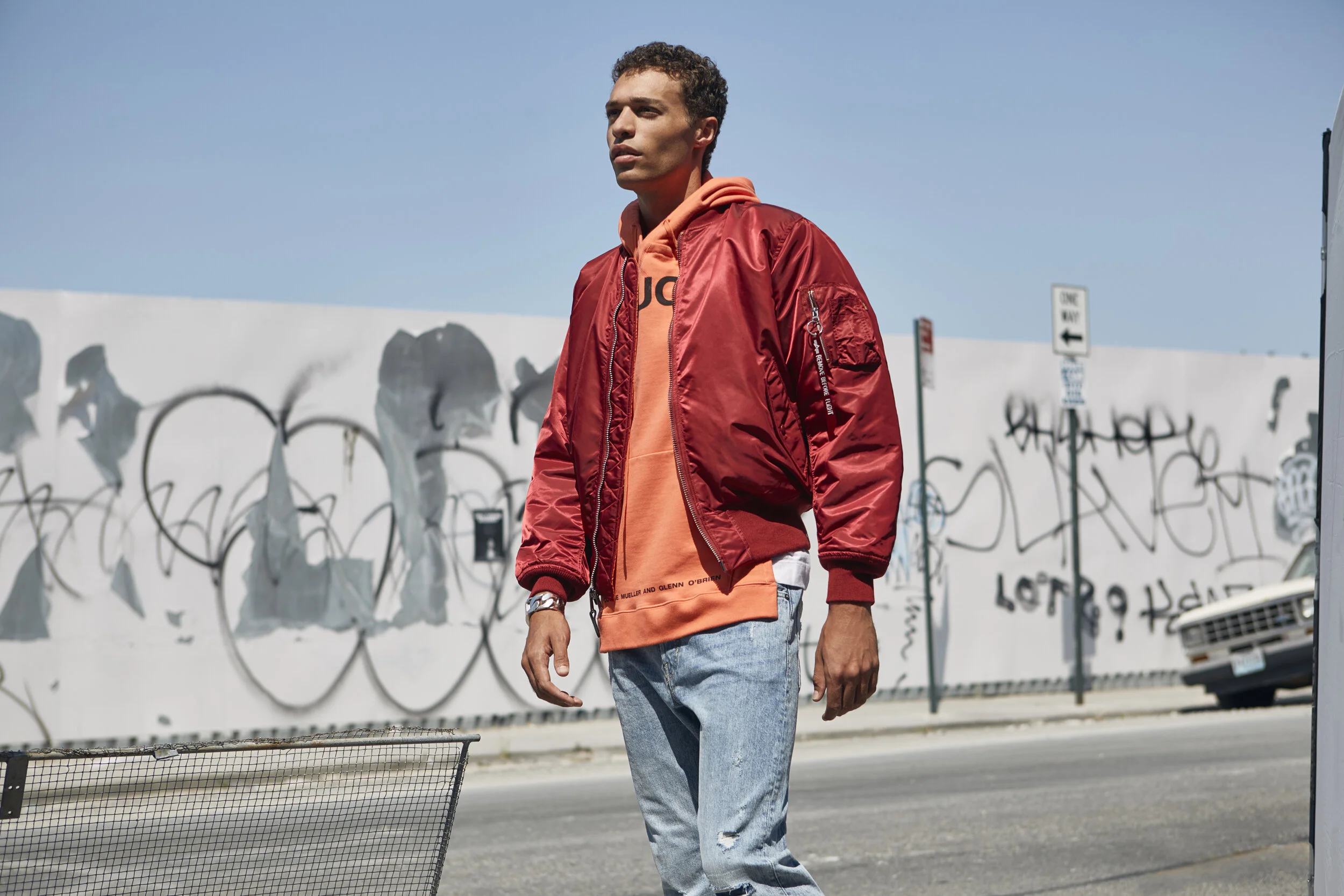 08Week02_TopCategories_LT_SGR_Mens_LightweightJackets_074_RET.jpg