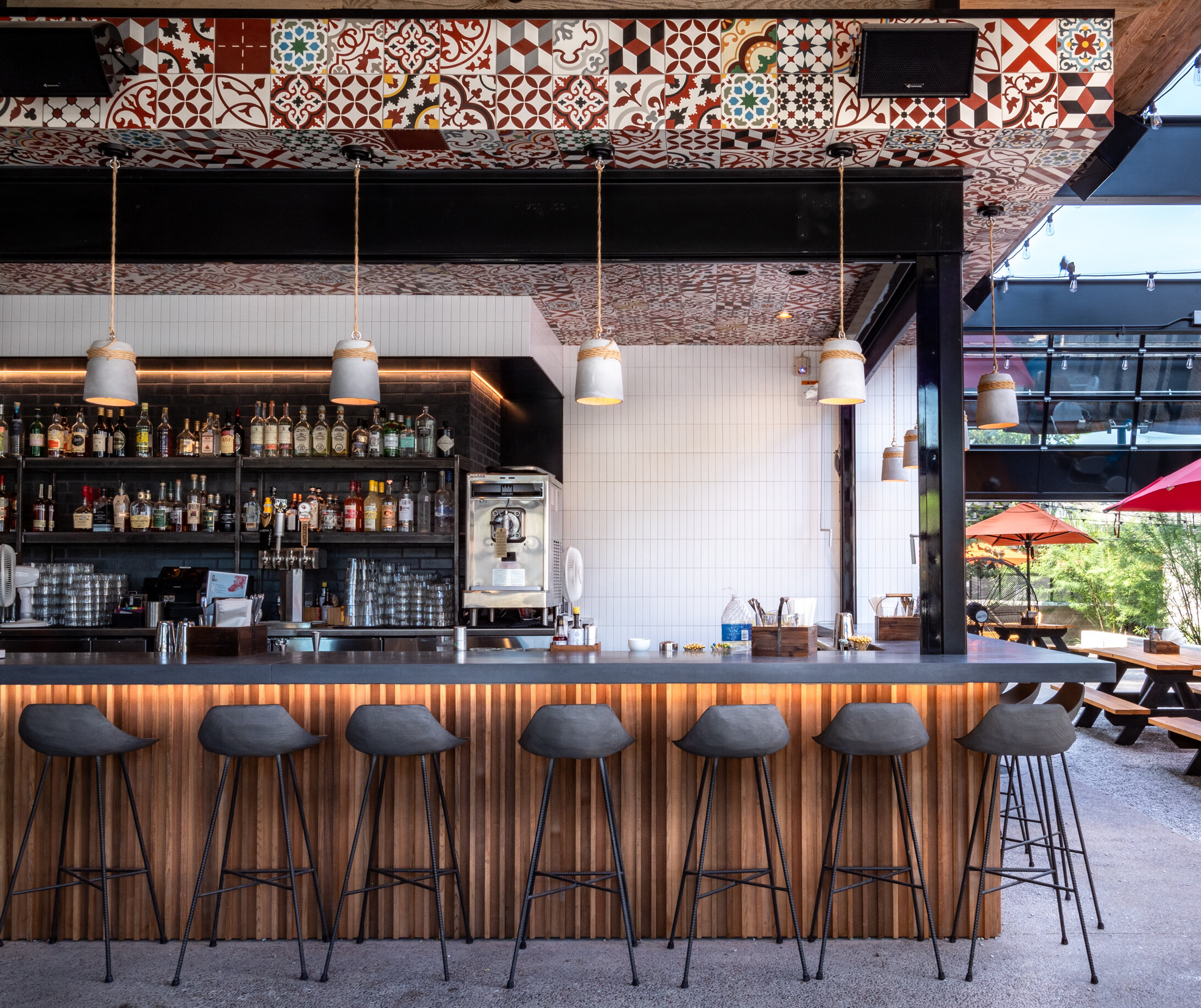 Leftys Brick Bar — Elemental Architecture