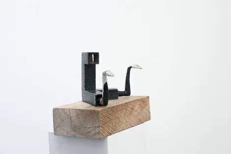   Lookout I . 2024 Glazed clay. 185 x 270 x 245mm 