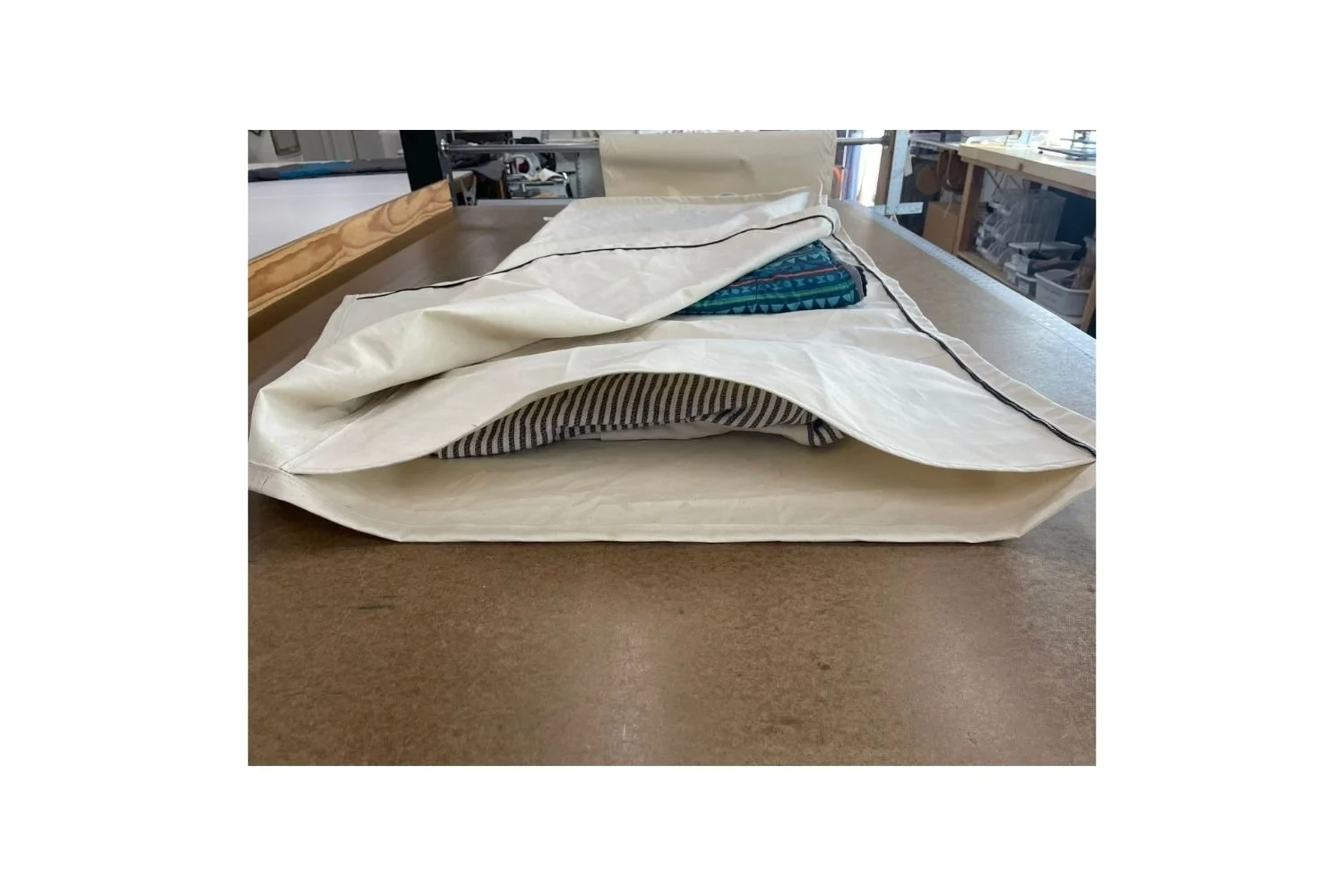 inside of pillow sleeve of bedroll