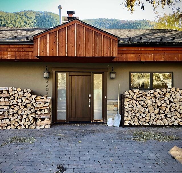 Your mountain vacation home is ready for winter! 🔥 #svidahome #smalltownbiglife #vrbo #sunvalley #wood