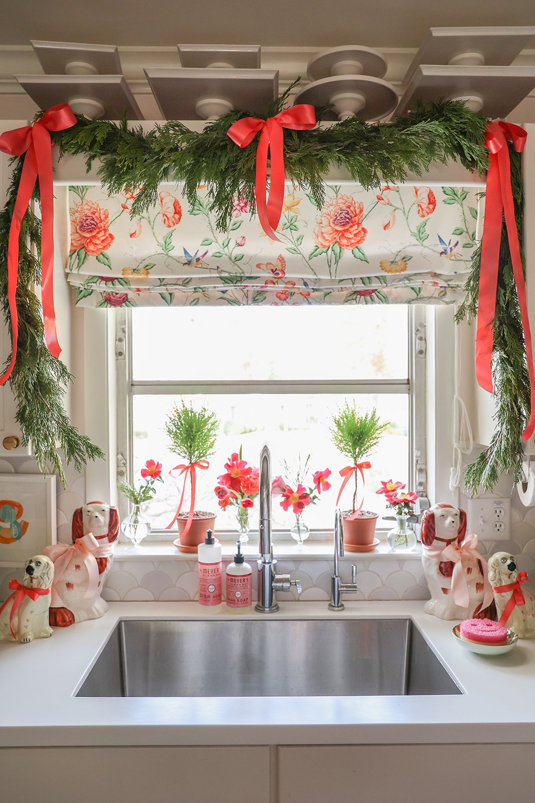 Christmas in the Kitchen — holly hollon