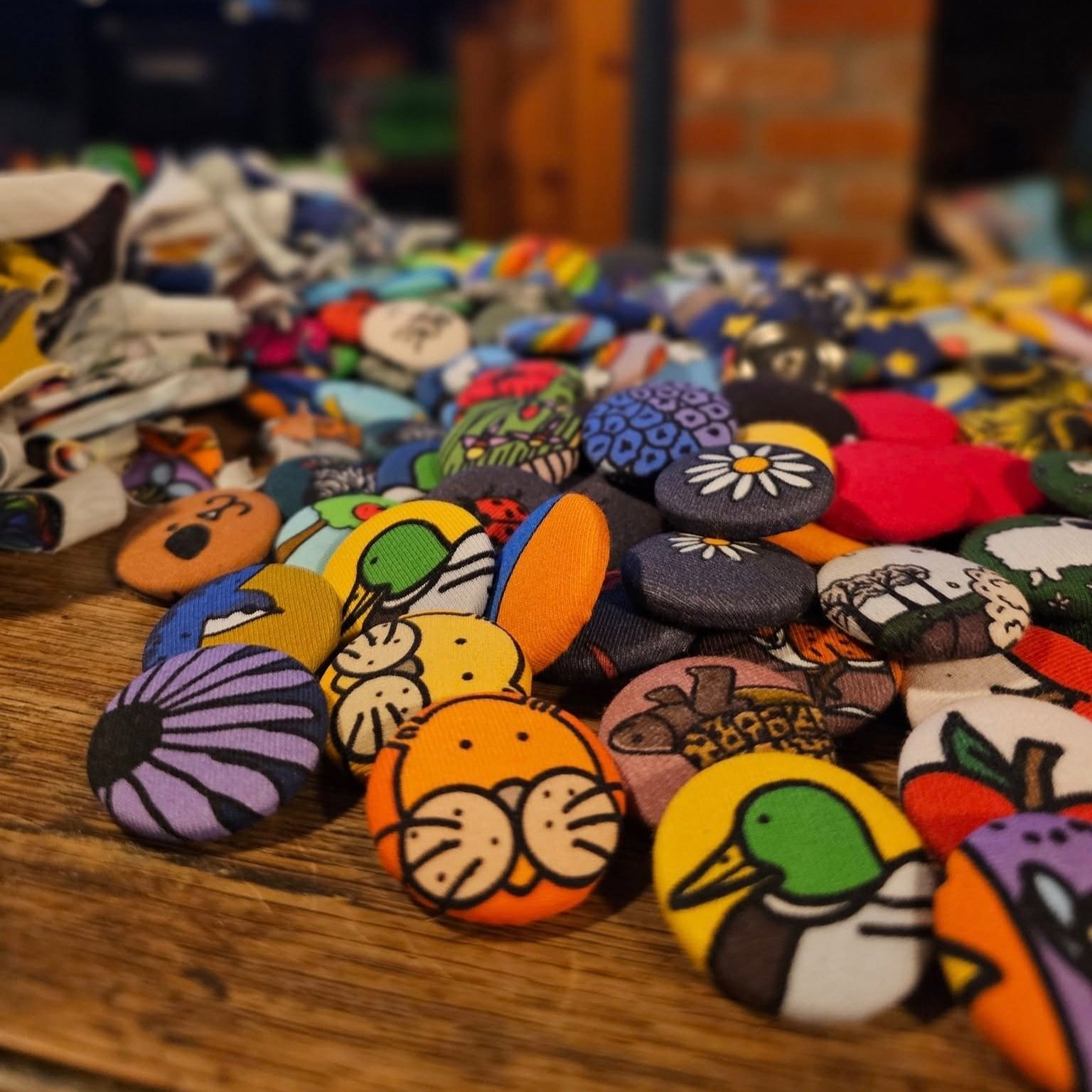 buttons+-+lots.jpg