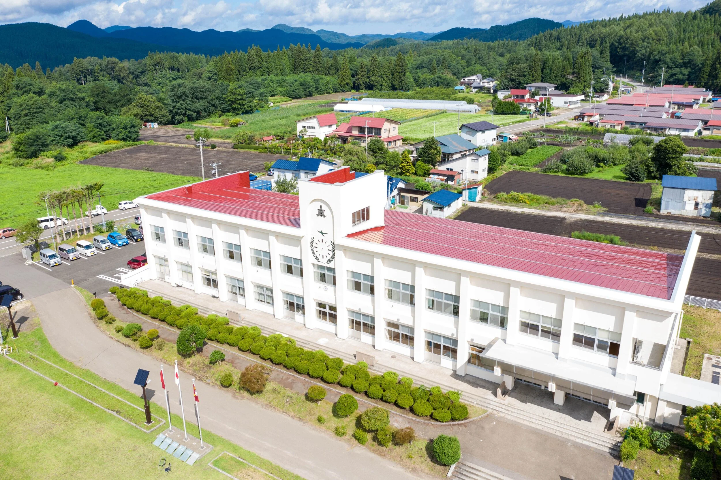 school drone outside-min.jpg