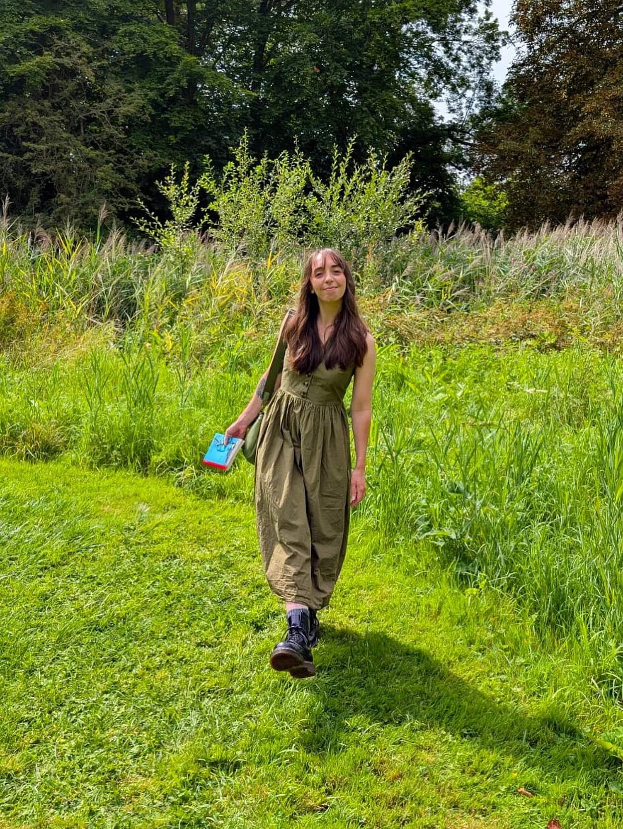 Gone readin&rsquo; 🤸&zwj;♀️📖⁣
⁣
I had a wonderful time with the fam in Bath this month. I read two books in five days &ndash; a rate of reading I haven&rsquo;t been able to achieve outside of work in many, many moons &ndash; and switched off a litt
