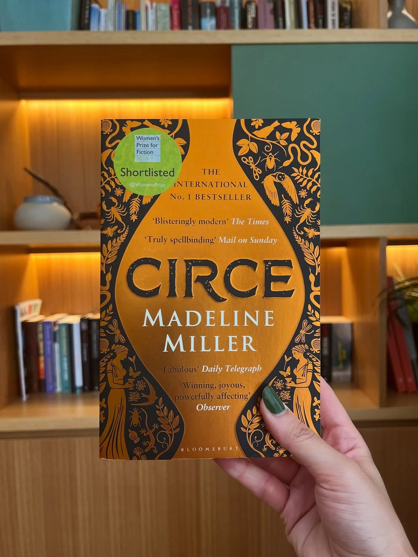 ✨Recent reads! 📚✨ ⁣
⁣
Here are a couple books I read fairly recently that I never actually posted about. ⁣
⁣
𝐂𝐢𝐫𝐜𝐞 by Madeline Miller (Novel. Mythic fantasy.)⁣
⁣
It&rsquo;s a great book &ndash; but a lot of book. I struggled at first to find mo