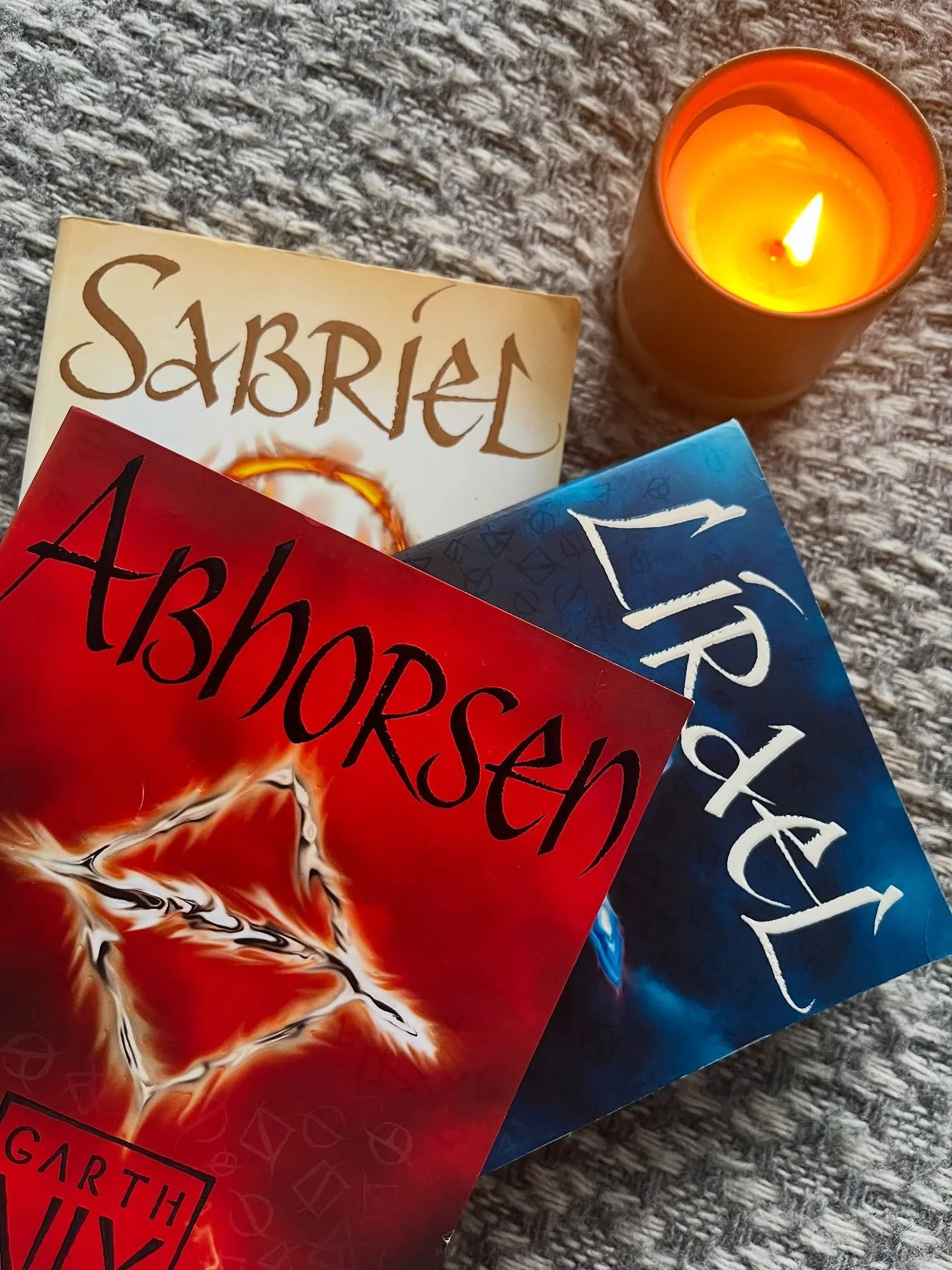 Last month&rsquo;s reads > this month&rsquo;s hopefuls. 📚⁣
⁣
February: three books, 1289 pages⁣
⁣
The temptation to just carry on with the Old Kingdom series is strong &ndash; I want it completed so I can move on with my life! But I have other th