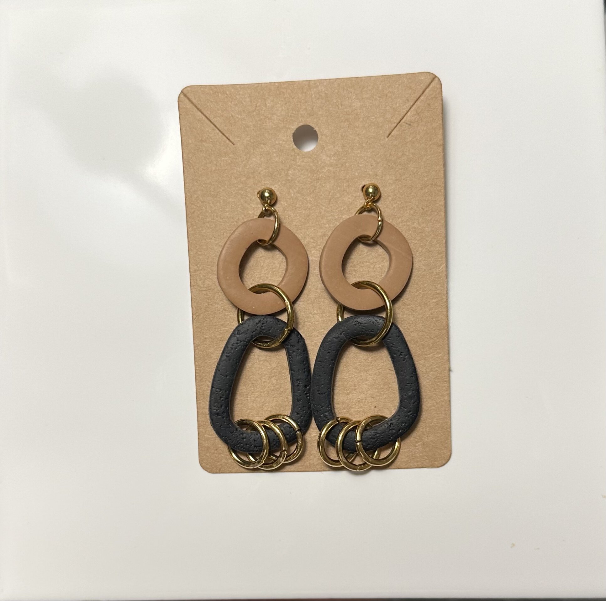 08CD41BA-5FC0-4321-8186-C1274997E18B