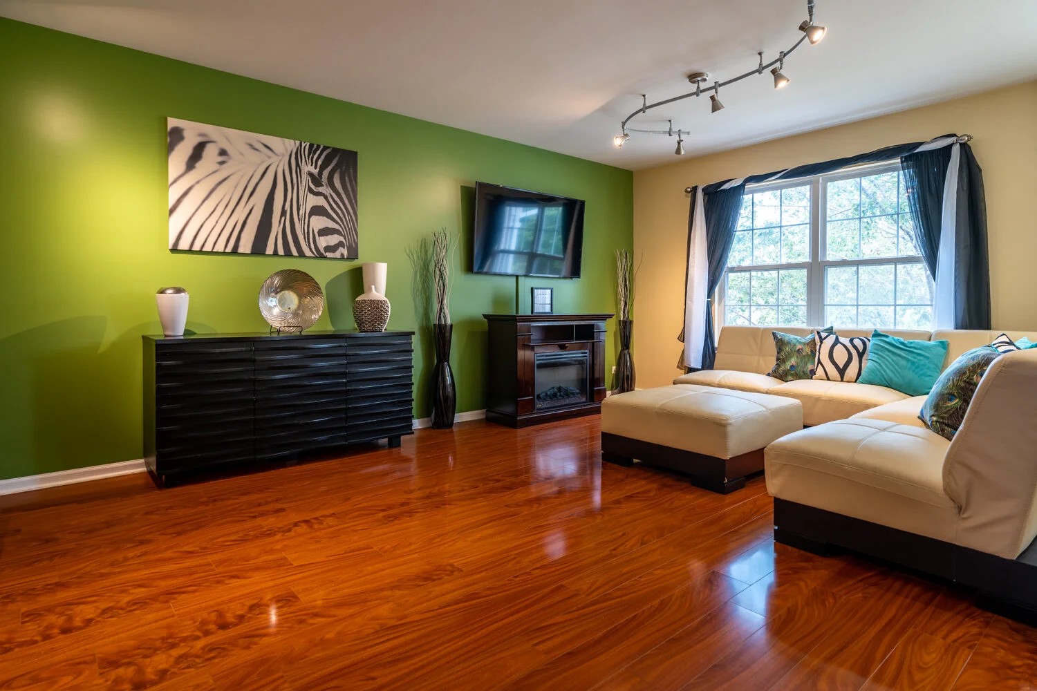 Living Room 1-Edit.jpg