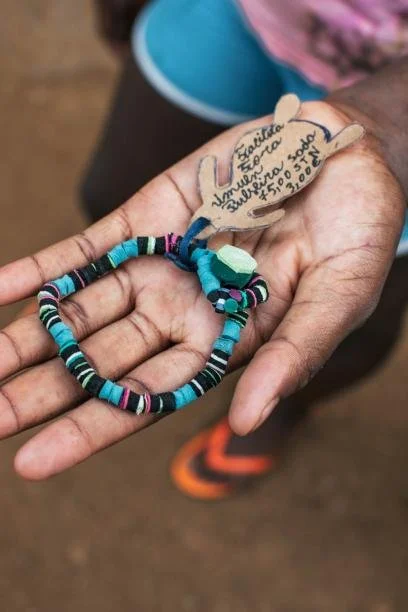 Picão community is transforming waste in beautiful jewels