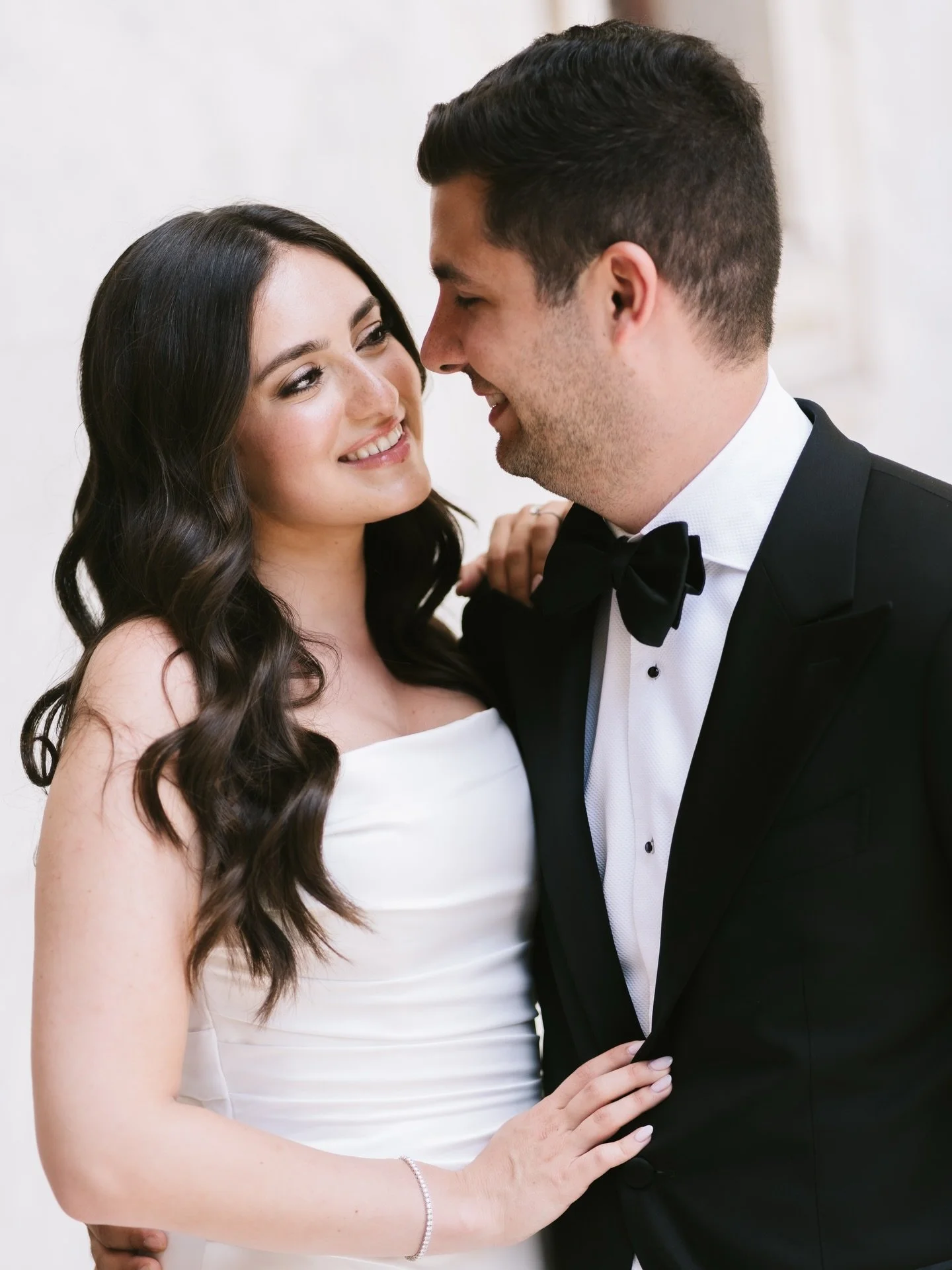 Words cannot describe just how perfect this wedding was for Emily &amp; Gabriel. Harmonious, emotional, action-packed, and FUN, above all else. Enjoy these little captures from our eyes to yours❤️
📸: Chelsea &amp; Daniel 

Team:
@lewindsorballrooms 