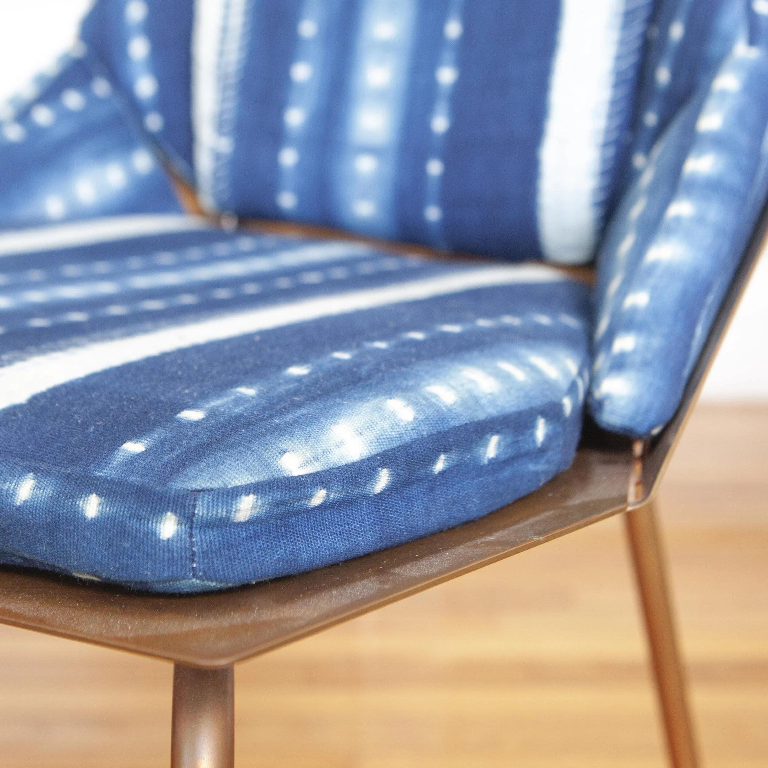 Chair 02_square.jpg