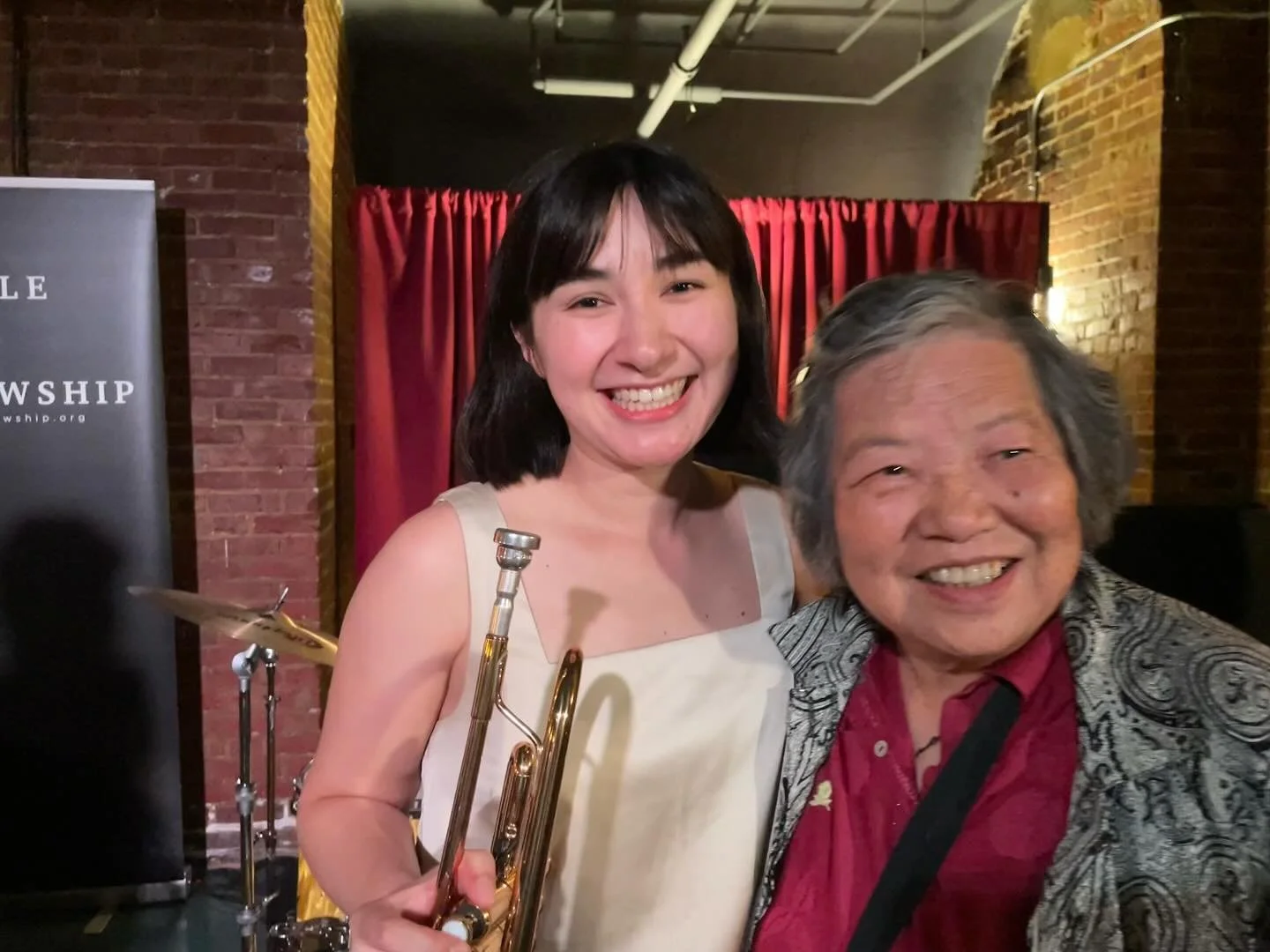 Playing with some of my favorite people in the world this week!! 

Tomorrow, Saturday 8/9 at the 96th Street Clay Tennis Courts from 7:00pm - 8:30pm with @roellaoloromusic 's band! With @_arturovaldez @imsammccarthy 

Monday 8/11 at Fiction from 9:00