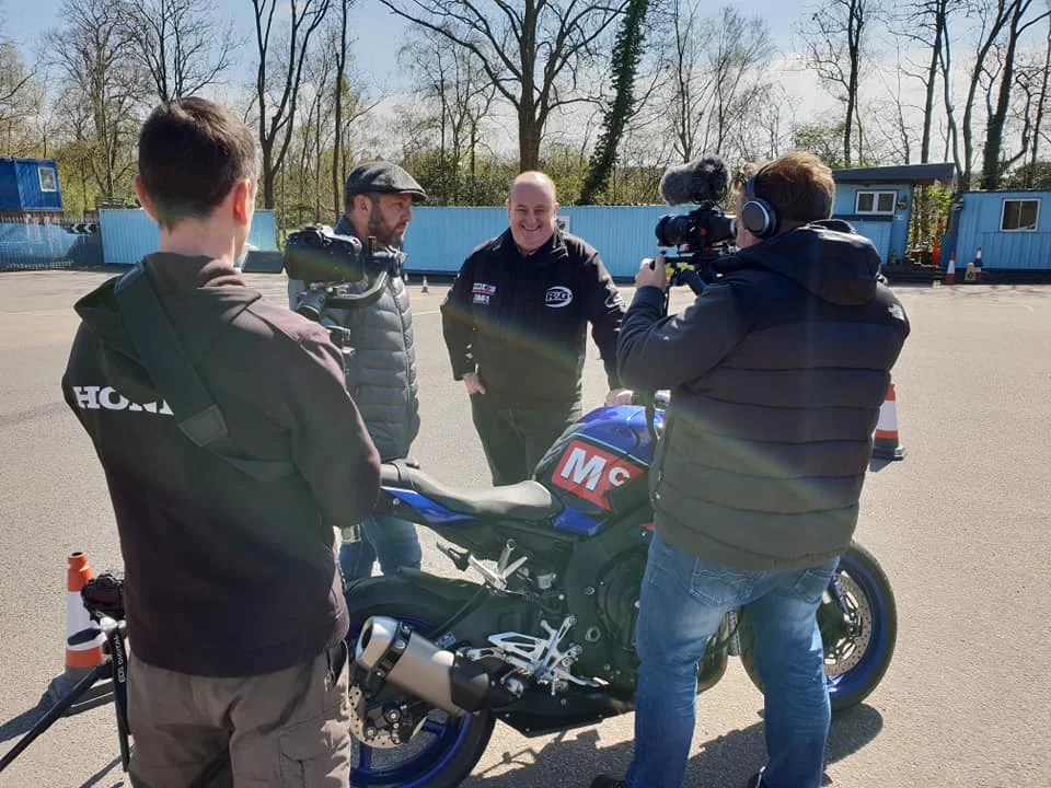 Crashing through the media with R&amp;G