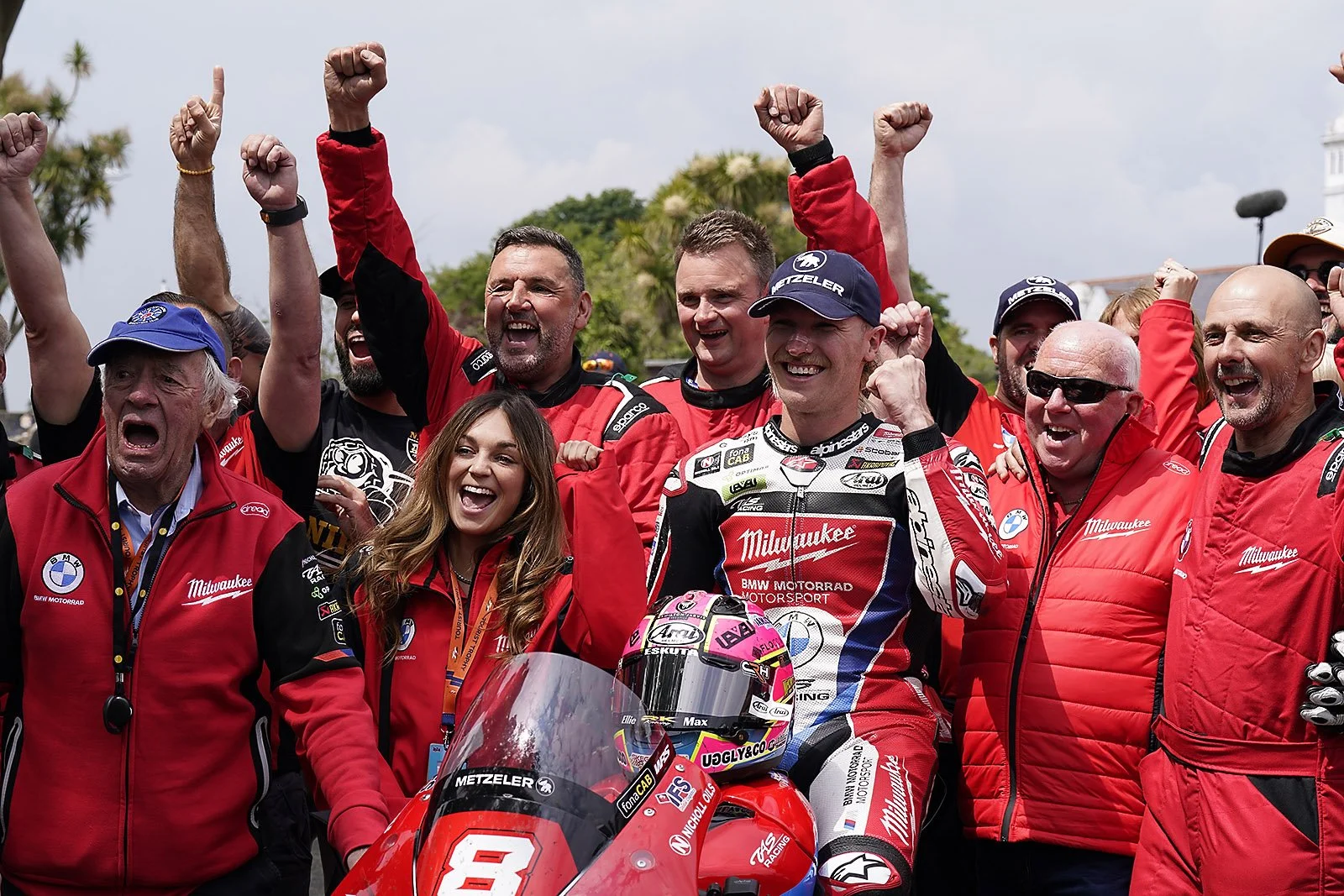 Metzeler wins the 2024 Senior TT with Davey Todd!