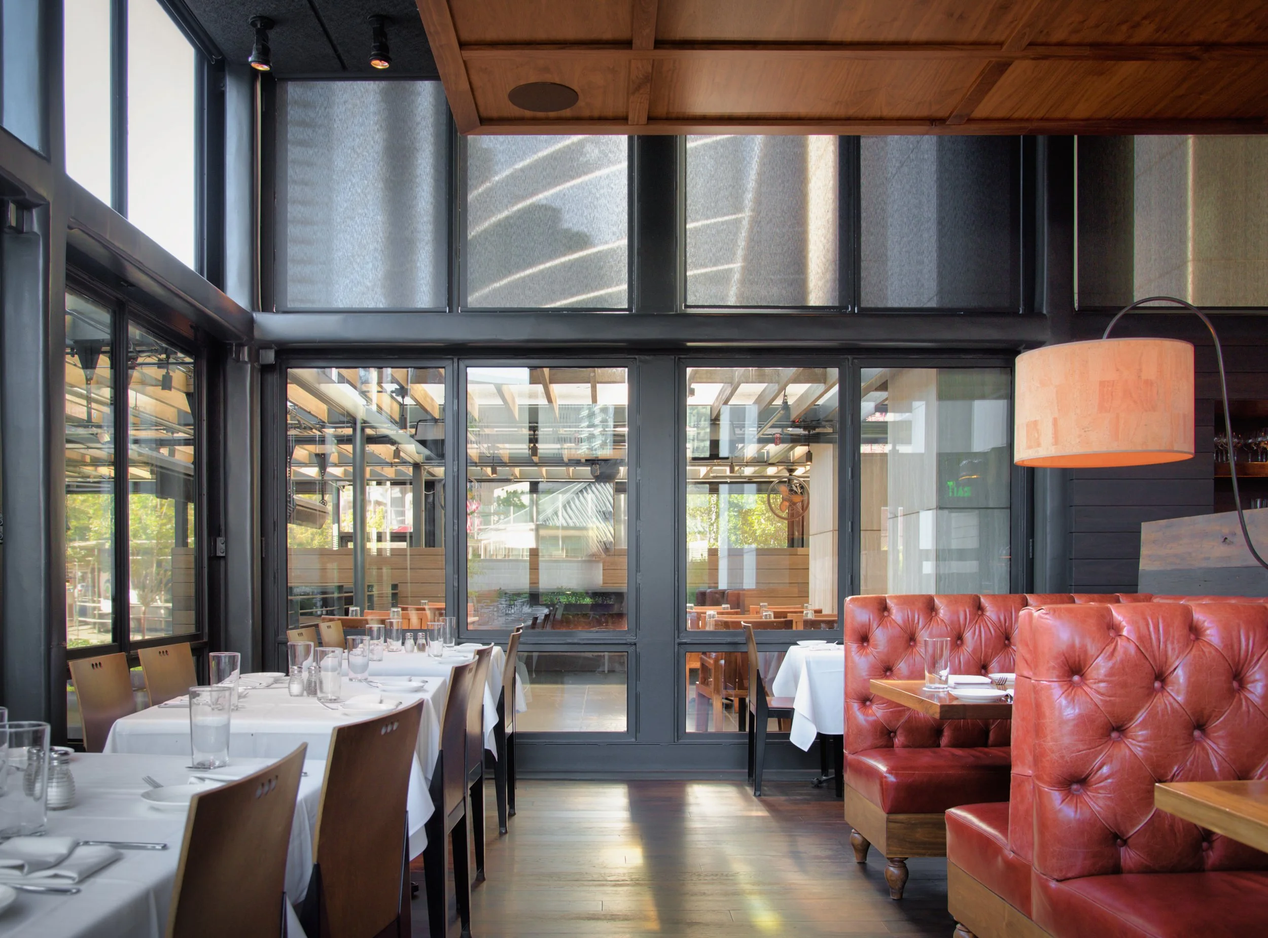 RESTAURANT.jpg