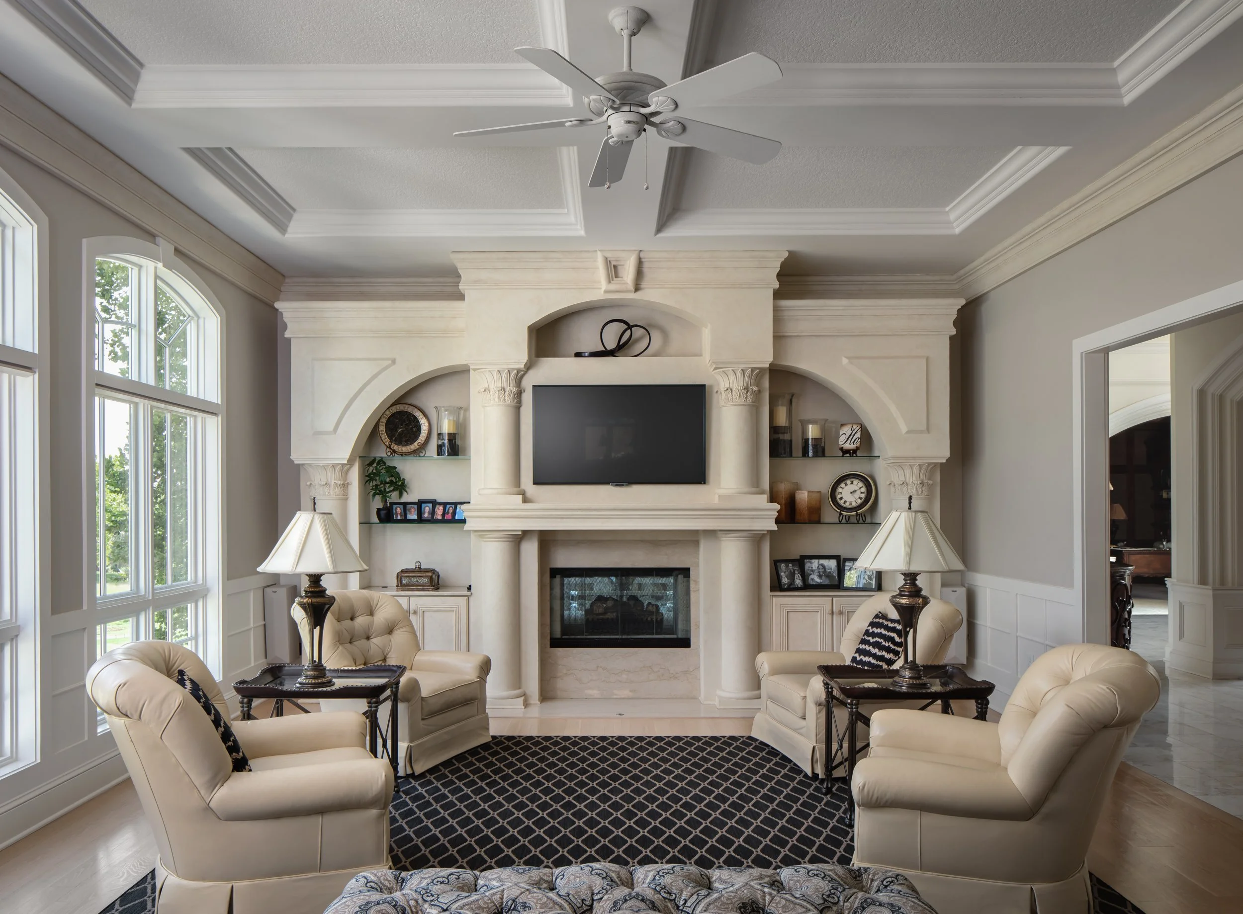 LIVING ROOM.jpg