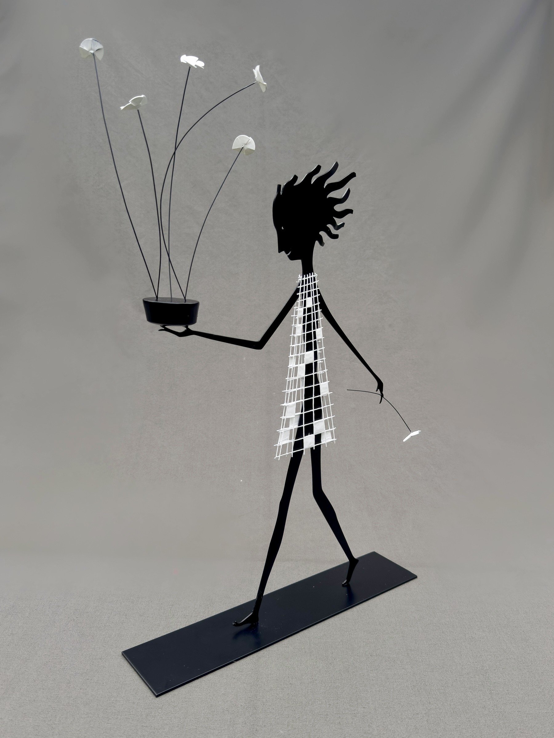 NIÑA Y PLANTA DE LUZ_3.jpeg