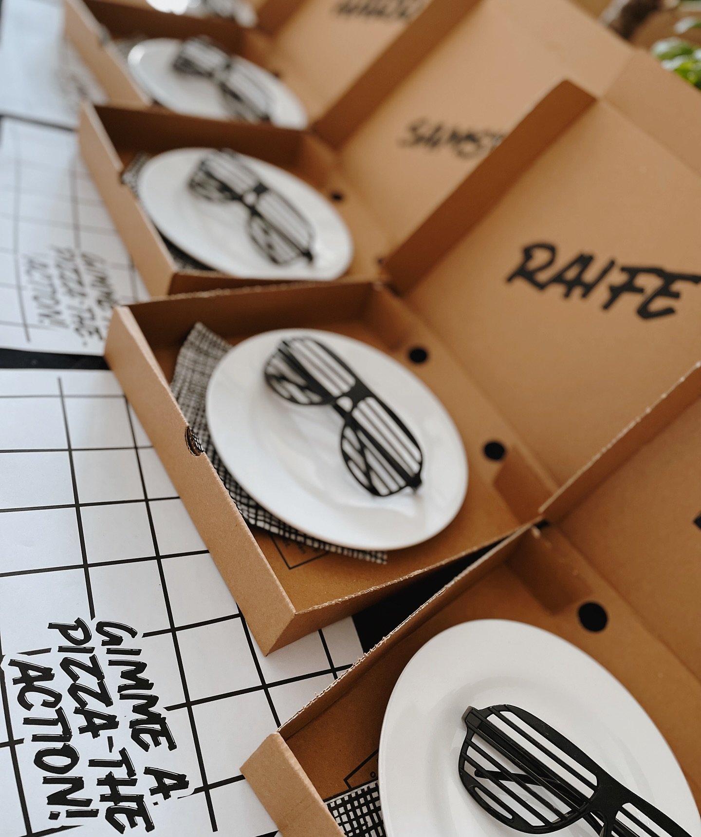Back to school week! Names on everything ✔️ 
.
.
.
.
.
#footballparty pizzaparty #partytable #pizzaparty🍕 #partytabledecor #partytheme #partyplates #boysparty #partystyle #partycardiff #cardiffpartyhire #cardiffparents #cardiffmums #cardiffparty #ca