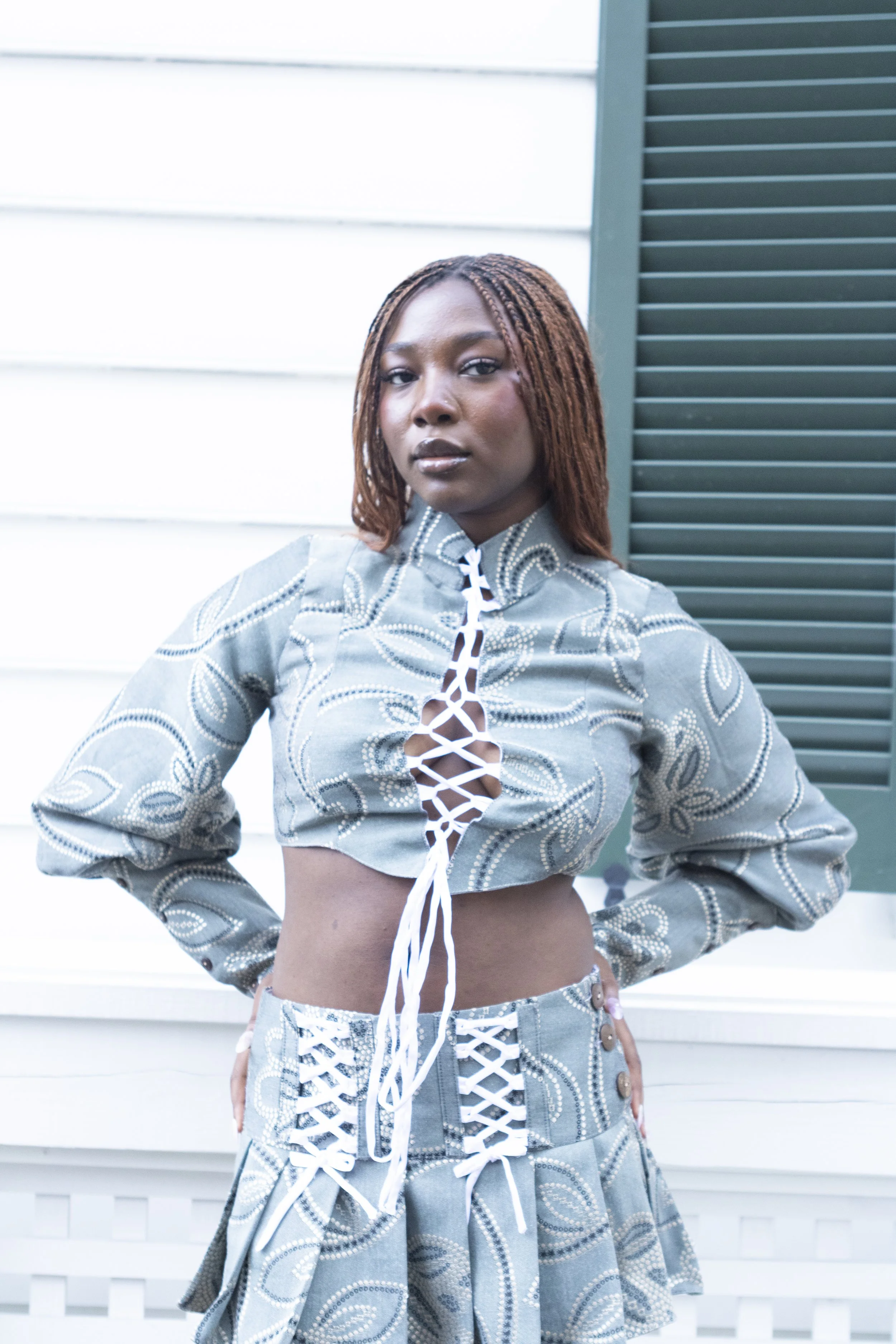 DK 035 Upcycled Top – Grey Blue Floral - M