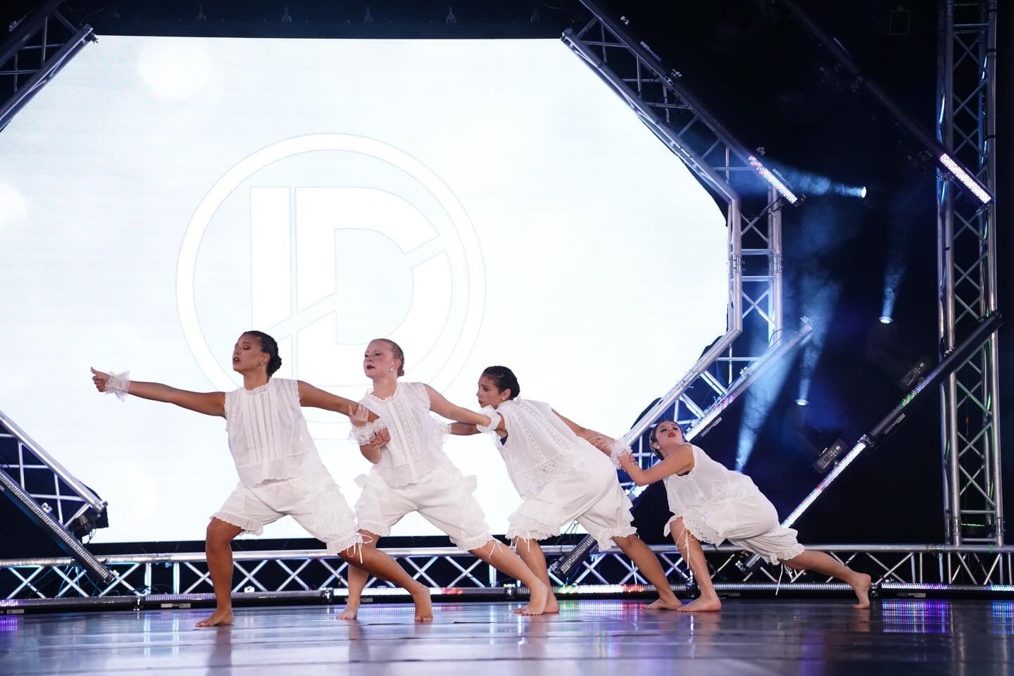 Bad Magic ✨💫 

Thank you @gabi_scheele for this beautiful piece